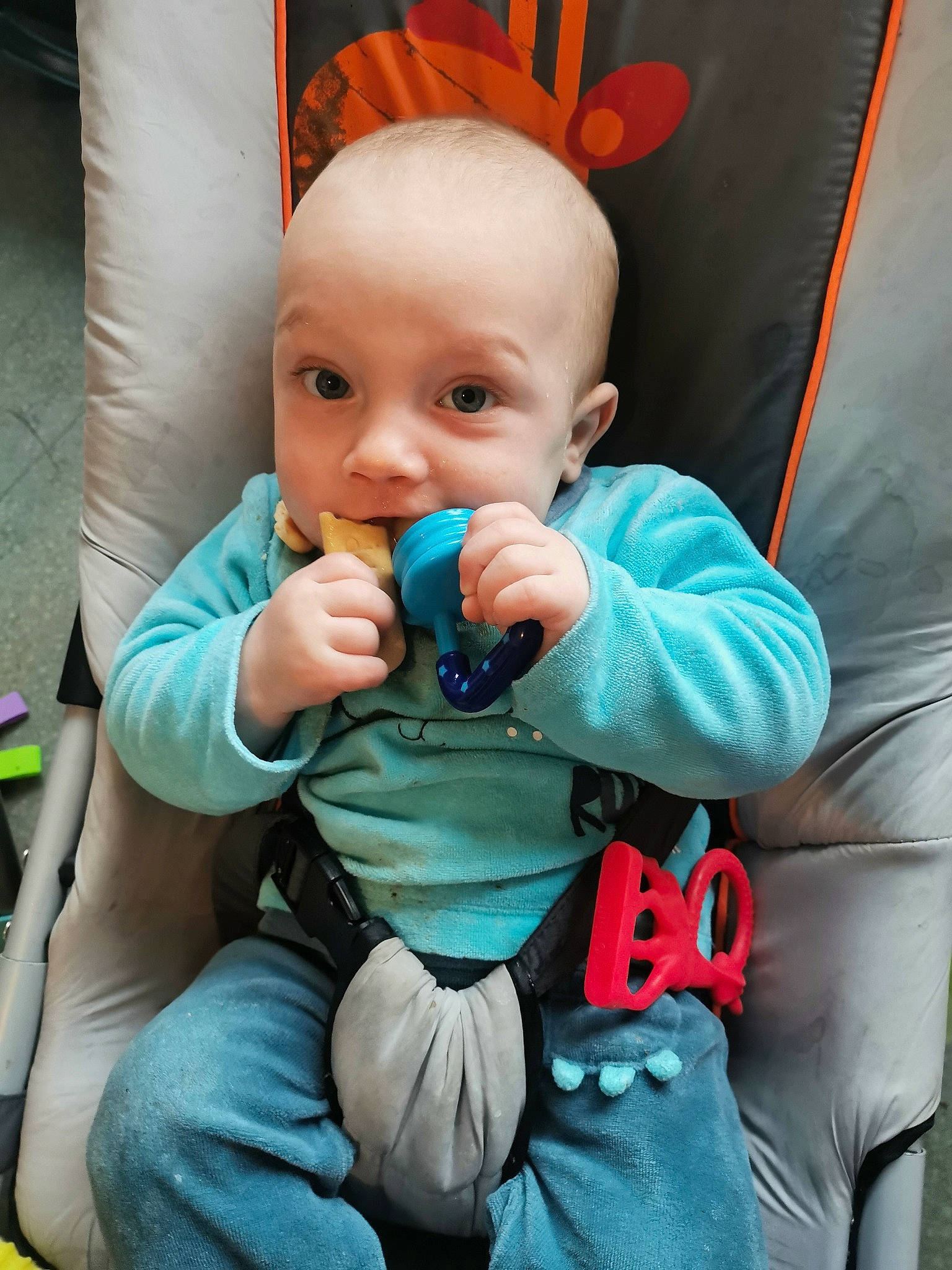 Jonathan participe au concours pour gagner de l'argent avec cette photo : baby, baby_carriage, baby_products, cheek, child, nose, person, product, sitting, skin, toddler, vacation