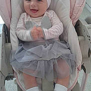 Leina participe au concours pour gagner de l'argent avec cette photo :