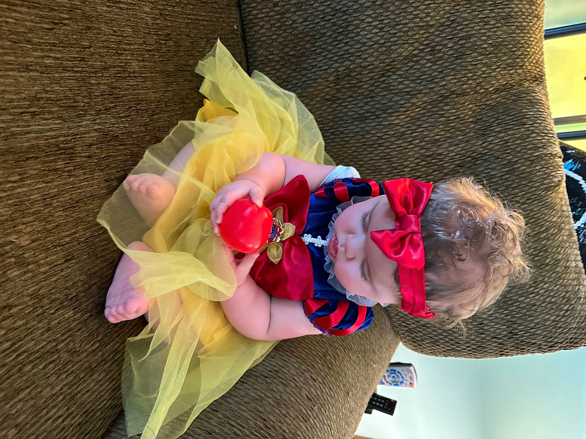 Rylee is registered to the contest to win money with this photo: baby, child, comfort, eyewear, fashion_accessory, fun, happy, hat, person, plant, sun_hat, sunglasses, toddler, tree
