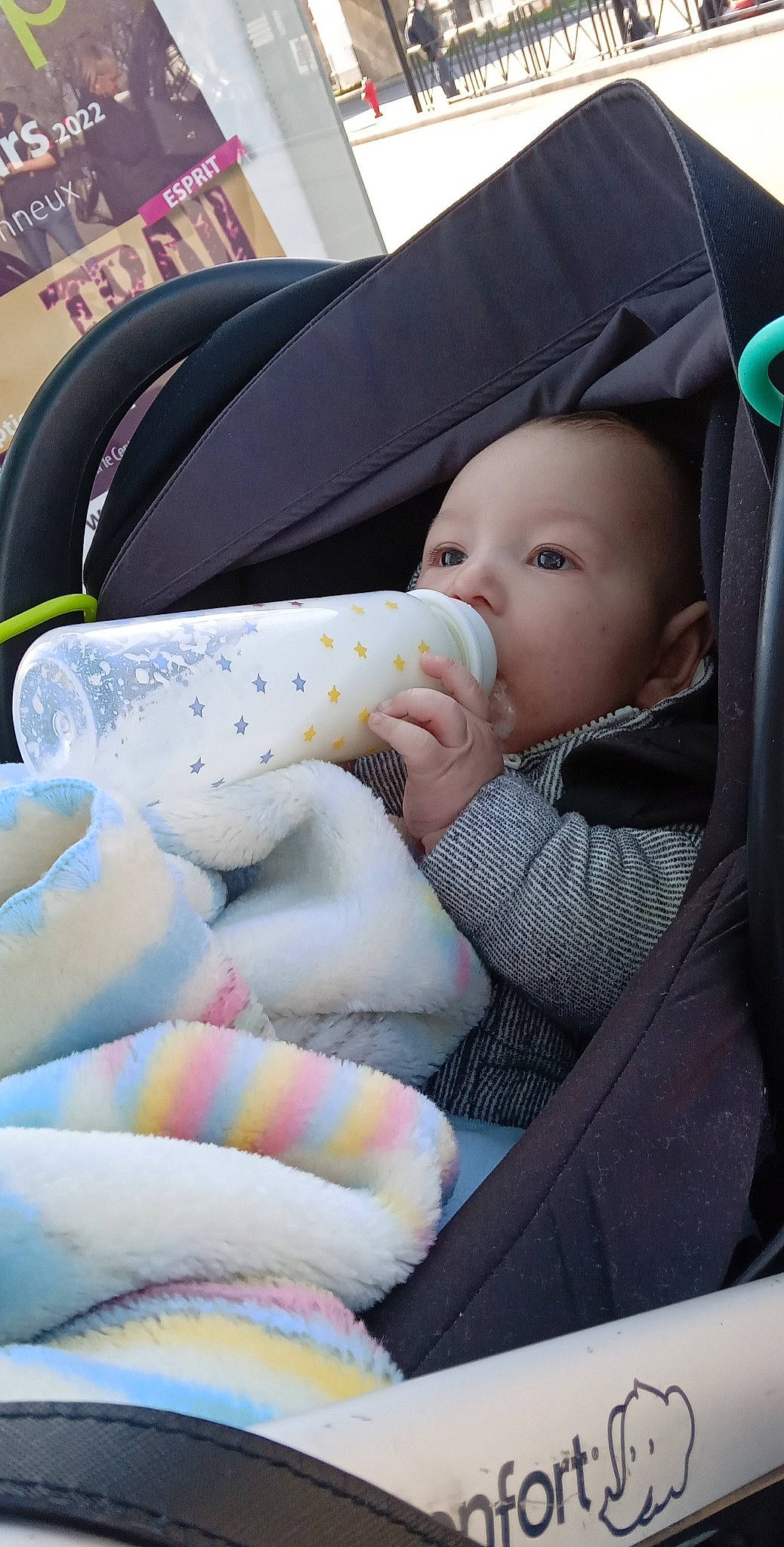 Aaron participe au concours pour gagner de l'argent avec cette photo : auto_part, baby, baby_carriage, baby_in_car_seat, baby_products, baby_safety, baby_toddler_clothing, car_seat, carmine, cheek, child, comfort, finger, fun, mouth, nail, person, sitting, skin, thumb