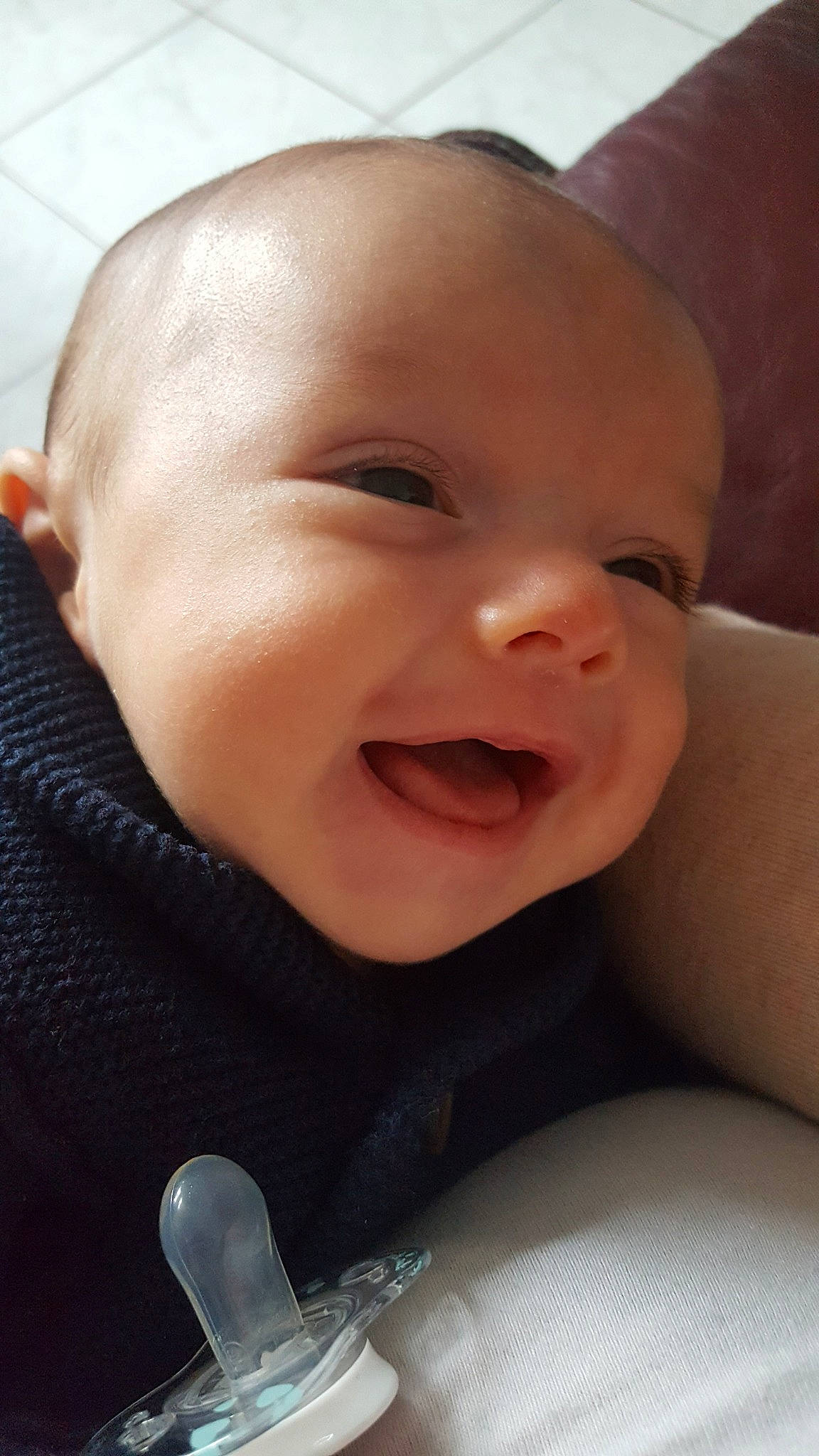 Ilhyan participe au concours pour gagner de l'argent avec cette photo : baby, baby_making_funny_faces, beauty, cheek, child, chin, close_up, eye, eyebrow, face, facial_expression, finger, forehead, head, lip, mouth, nose, person, skin, smile