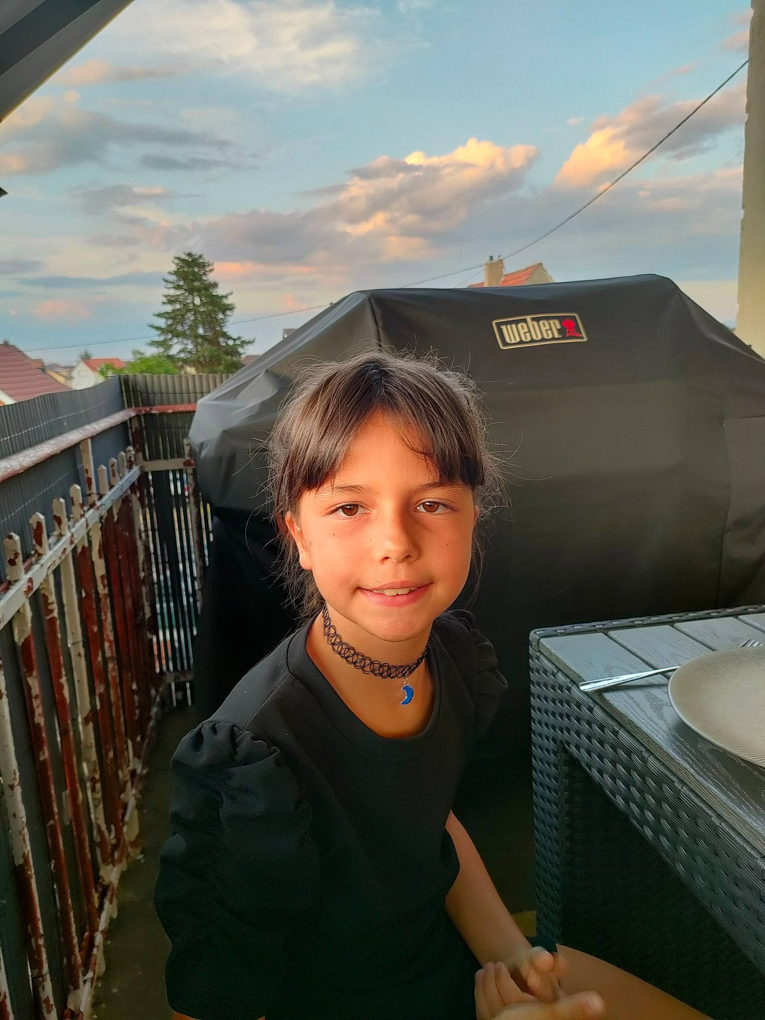 Jade a rejoint le concours — aidez-le/la à gagner de superbes lots ! automotive_design, cloud, eyewear, fence, flash_photography, fun, home_appliance, jewellery, joy, landscape, leisure, person, plate, sky, table, tableware, tourism, travel, tree, vacation