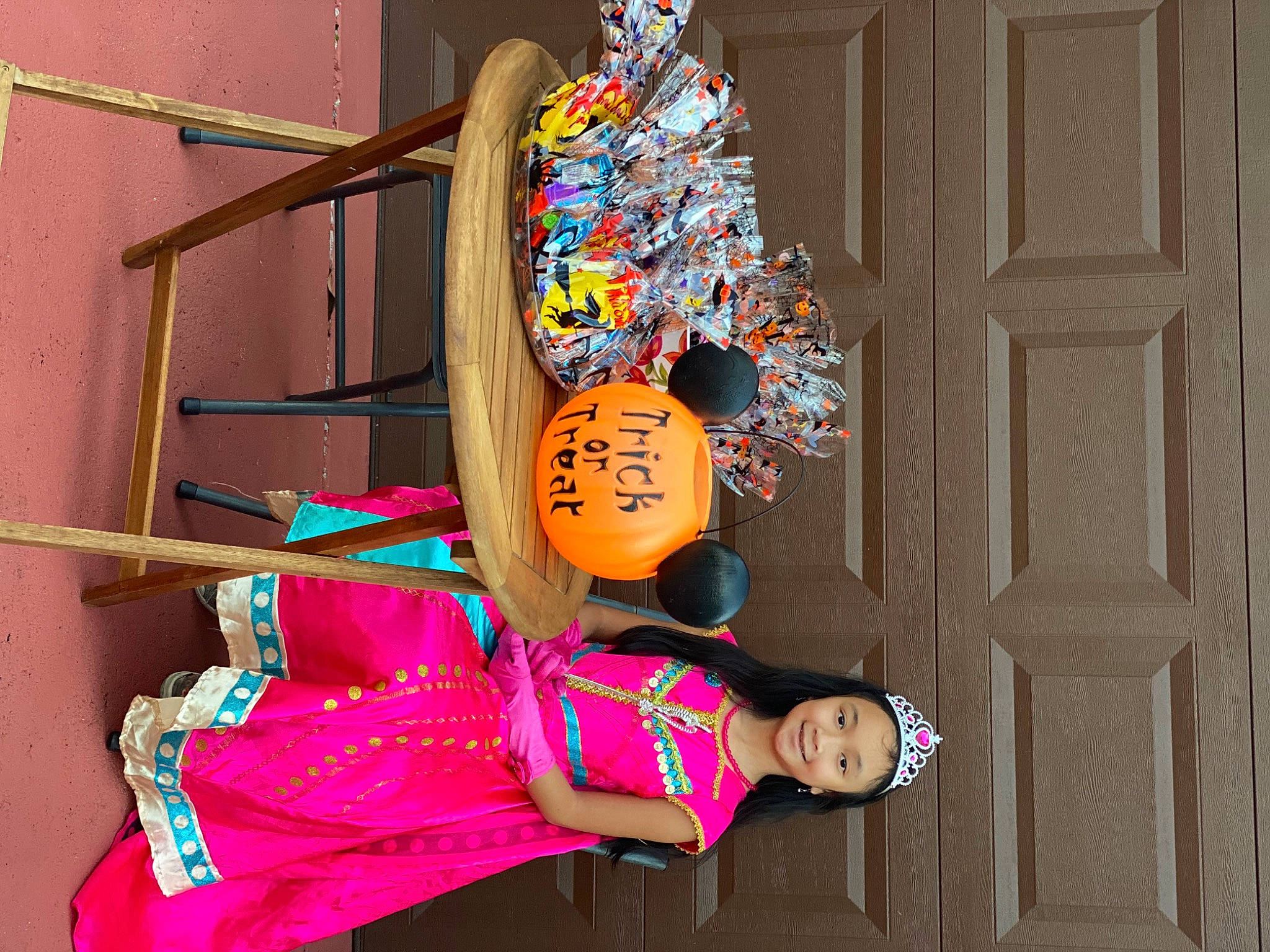 Leila is registered to the contest to win money with this photo: art, door, joy, magenta, orange, paint, person, plastic, room, sculpture, textile, visual_arts, wood, yellow