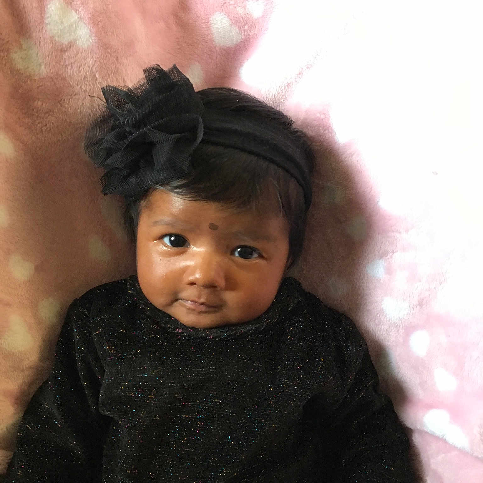 Charanee a rejoint le concours — aidez-le/la à gagner de superbes lots ! black_hair, cheek, child, face, forehead, girl, hair, hairstyle, head, human_hair_color, infant, person, portrait_photography, skin, smile, toddler