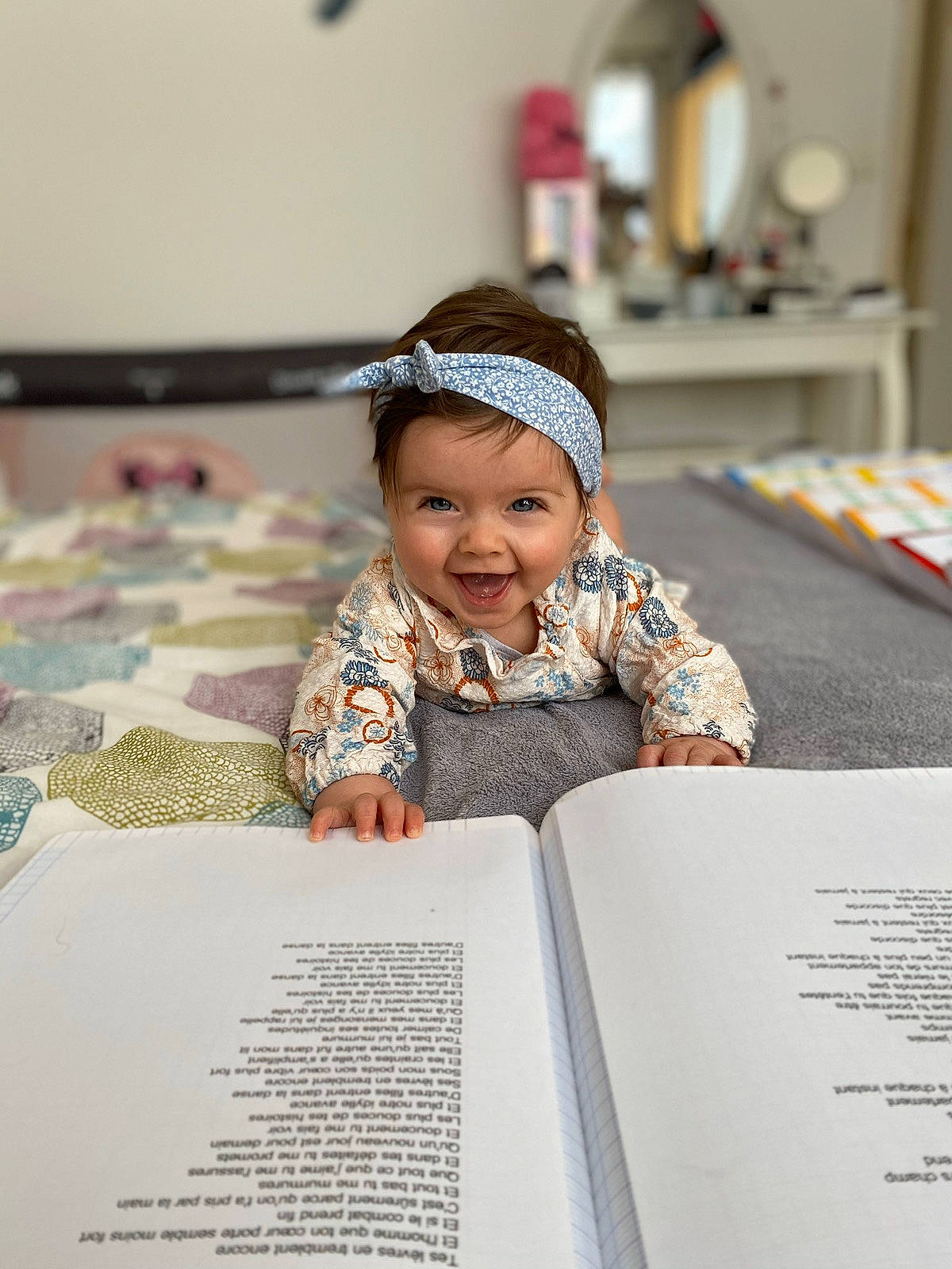 Lona a rejoint le concours — aidez-le/la à gagner de superbes lots ! baby, child, fun, happy, headgear, headwear, person, photography, play, smile, toddler