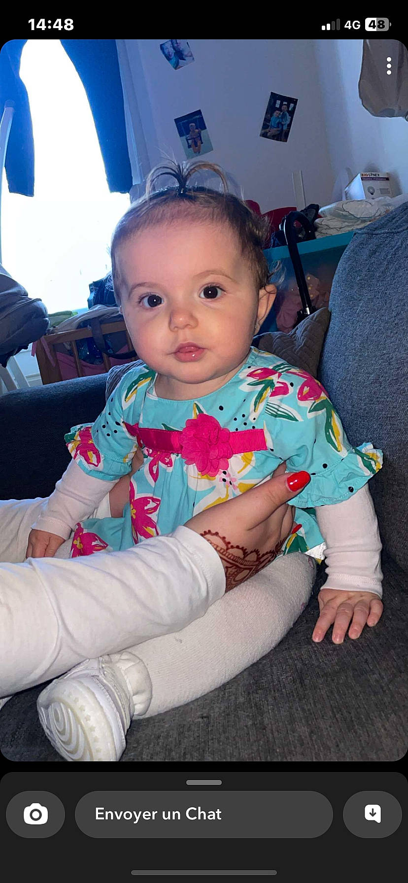 Maïssa a rejoint le concours — aidez-le/la à gagner de superbes lots ! baby, baby_toddler_clothing, car_seat, chair, cheek, child, comfort, elbow, eye, finger, fun, happy, iris, lap, neck, pattern, person, sitting, skin, sleeve