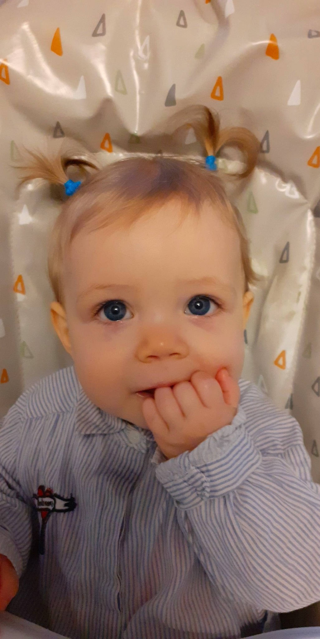 Lea participe au concours pour gagner de l'argent avec cette photo : baby_toddler_clothing, cheek, clothing, dress, ear, eyebrow, eyelash, forehead, happy, head, human_body, iris, lip, mouth, nose, outerwear, person, skin, smile, toddler