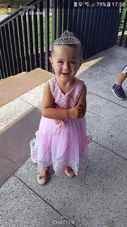 Daisya a rejoint le concours — aidez-le/la à gagner de superbes lots ! child, day, dress, fun, girl, happiness, infant, joy, person, pink, play, product, purple, skin, smile, textile, toddler, vacation