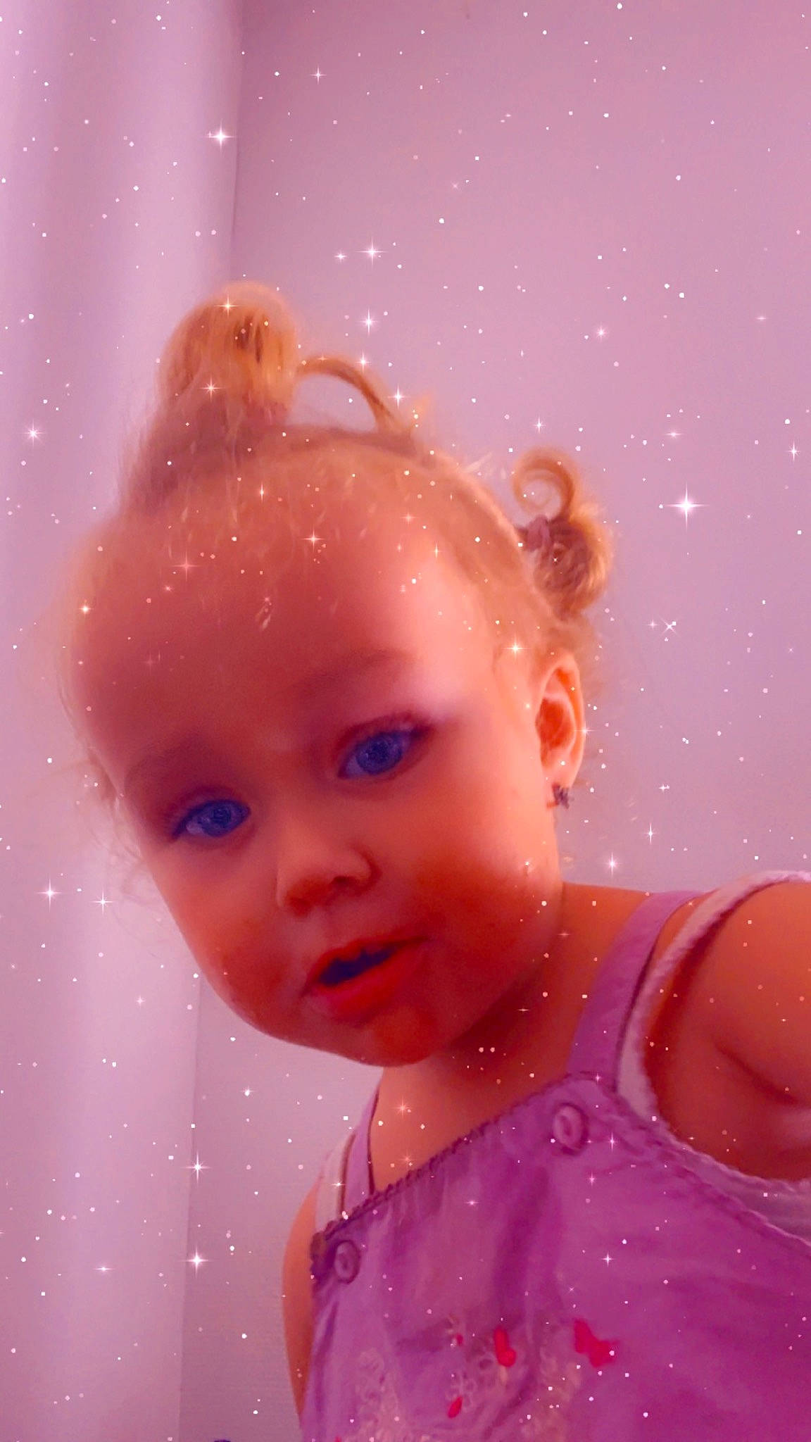 Malya a rejoint le concours — aidez-le/la à gagner de superbes lots ! baby_toddler_clothing, bathing, beauty, cheek, child, chin, ear, eyelash, fashion_accessory, flash_photography, fun, happy, liquid_bubble, magenta, person, pink, portrait_photography, sky, toddler, toy