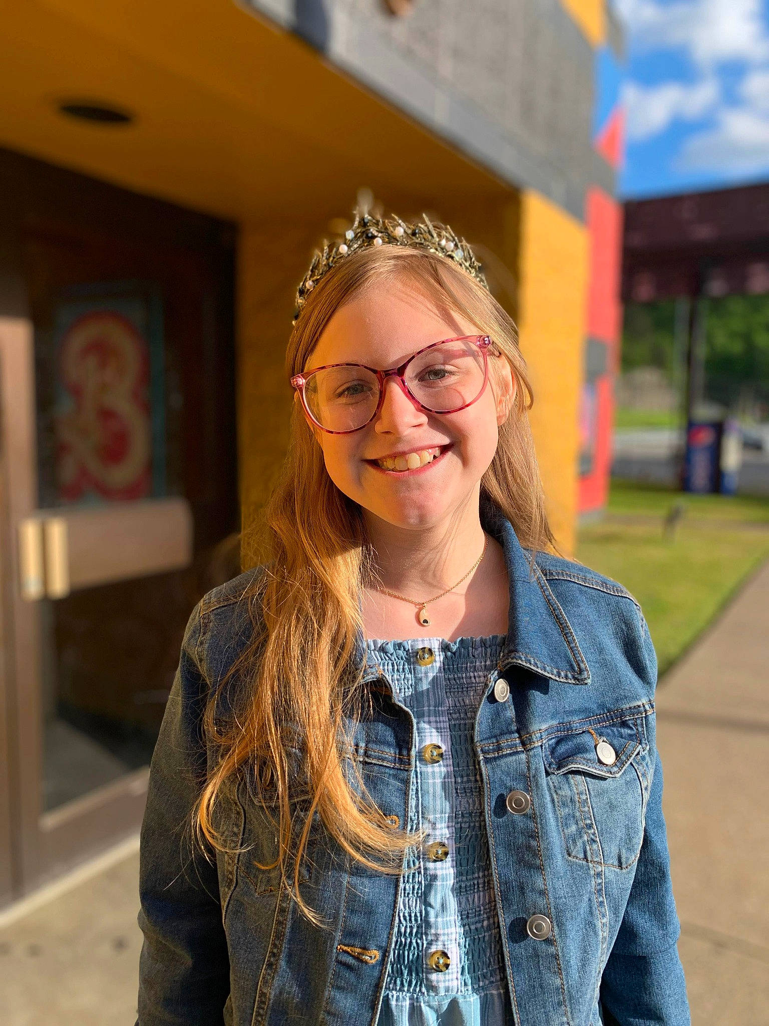 Skye joined the competition — help win amazing prizes! beauty, blond, cool, denim, electric_blue, event, eyewear, fashion_design, fun, glasses, happy, headpiece, jewellery, joy, lip, necklace, pattern, person, shoulder, sleeve