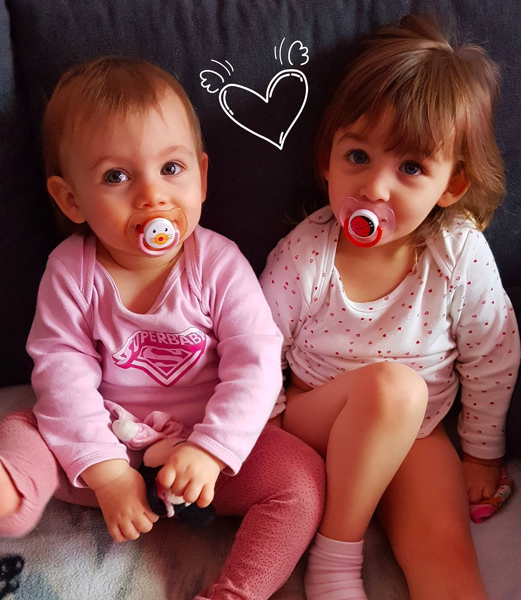 Maëva Anaëlle a rejoint le concours — aidez-le/la à gagner de superbes lots ! baby, baby_toddler_clothing, beauty, cheek, child, eye, face, facial_expression, happy, head, lip, nose, people, person, pink, product, sitting, skin, sleeve, smile