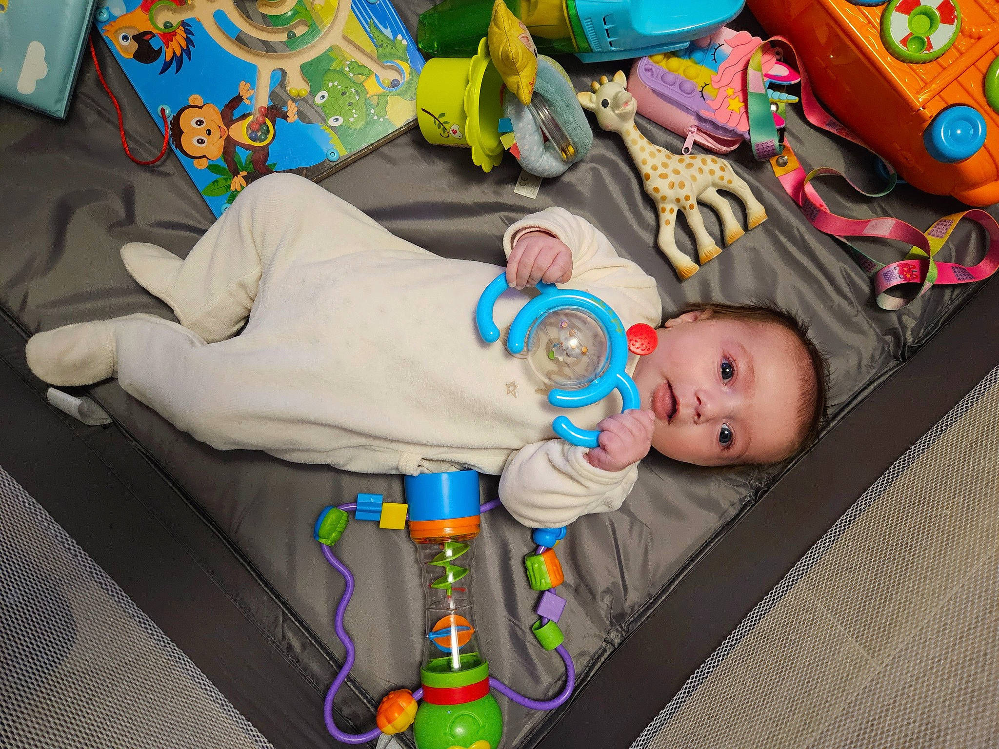 Amany participe au concours pour gagner de l'argent avec cette photo : baby, baby_products, baby_toddler_clothing, baby_toys, child, comfort, fun, linens, person, plastic, product, room, toddler