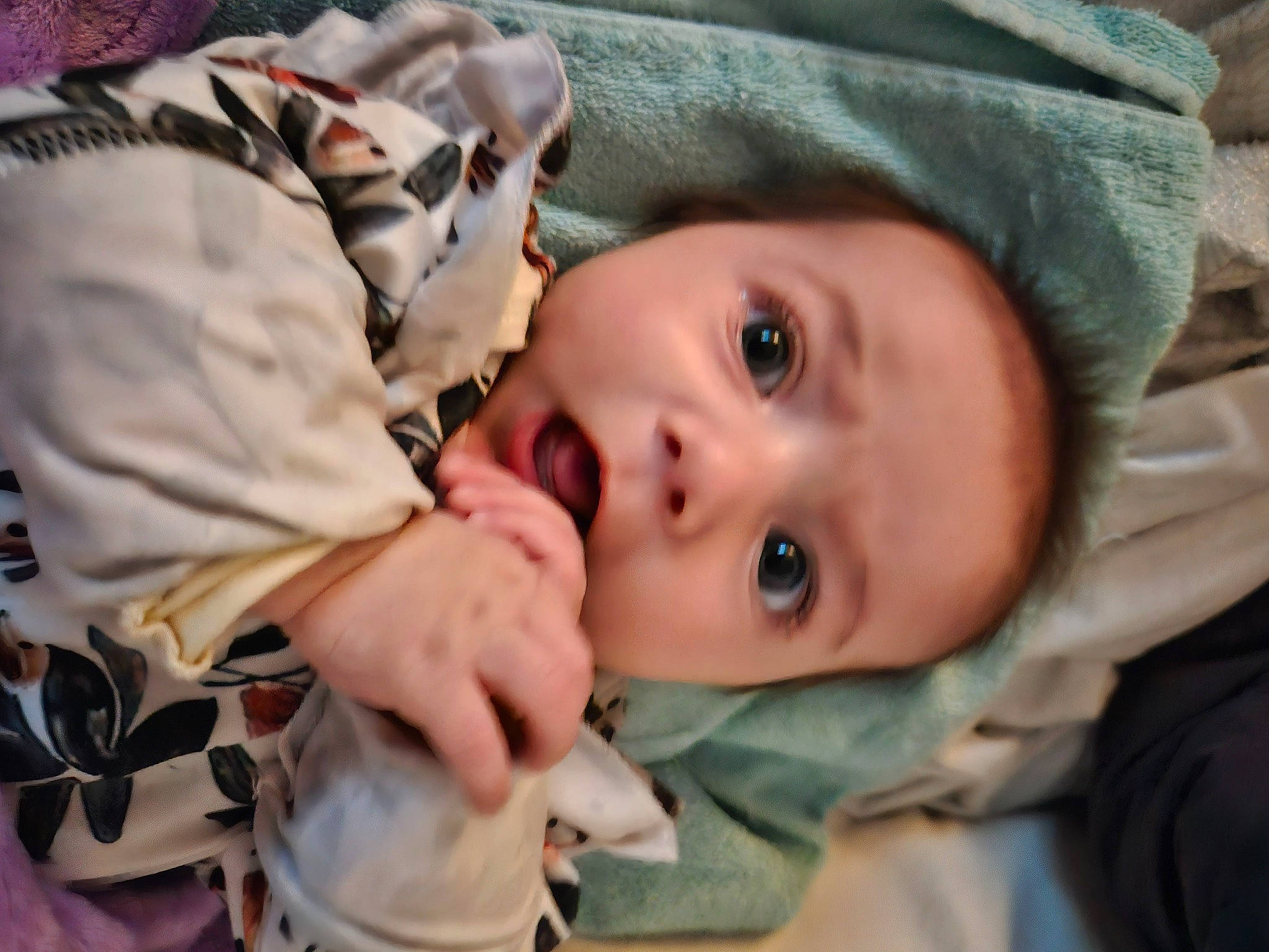 Amany a rejoint le concours — aidez-le/la à gagner de superbes lots ! baby, baby_toddler_clothing, cheek, child, chin, comfort, eye, eyebrow, eyelash, face, gesture, happy, head, headwear, iris, lip, mouth, nose, people, person