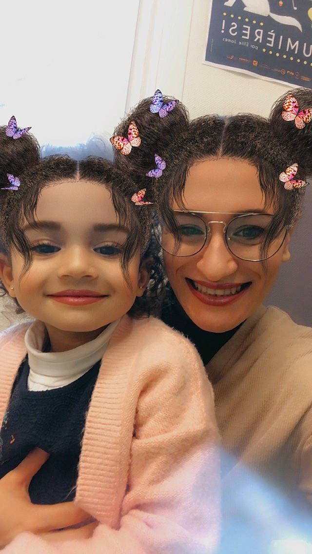 Maïlys a rejoint le concours — aidez-le/la à gagner de superbes lots ! cool, event, eyewear, face, fashion, fashion_design, flash_photography, formal_wear, fun, hair_accessory, hairstyle, happy, headpiece, iris, jewellery, joy, person, pink, purple, skin