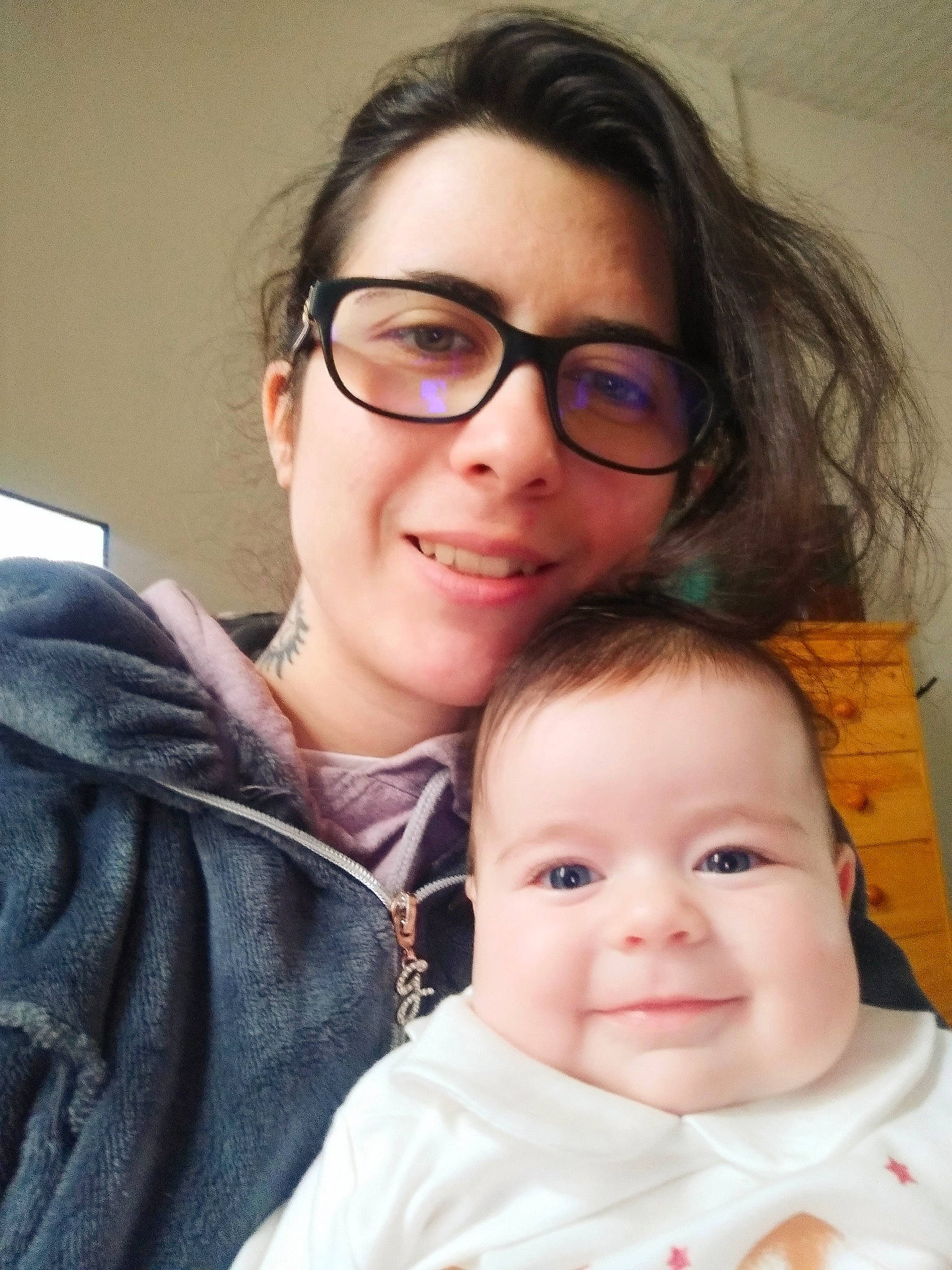 Kalya participe au concours pour gagner de l'argent avec cette photo : baby, cheek, child, eyebrow, eyewear, face, forehead, glasses, happy, joy, lip, nose, people, person, photography, selfie, skin, smile, toddler, vision_care