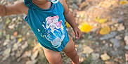 Calyana participe au concours pour gagner de l'argent avec cette photo : barefoot, blue_eyes, child, curly_hair, cute, daylight, grass, leaves, mermaid, nature, outdoor, pacifier, person, portrait, skin, standing, summer, swimsuit, toddler, young_child