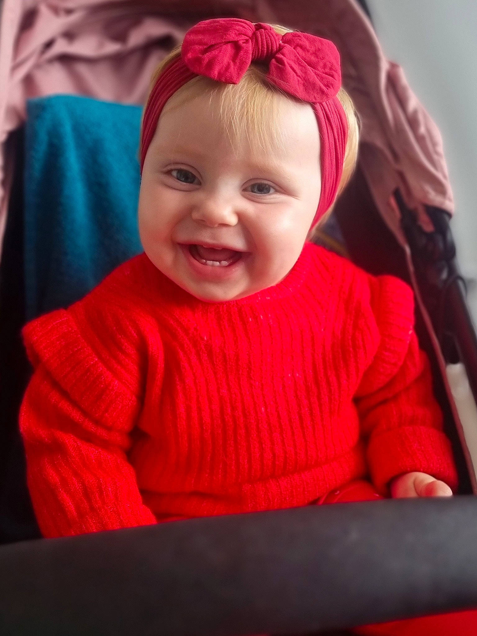 Cheyenne a rejoint le concours — aidez-le/la à gagner de superbes lots ! baby, baby_toddler_clothing, cheek, chin, cool, eye, face, facial_expression, happy, head, headgear, headwear, iris, joy, lip, magenta, person, pink, red, skin