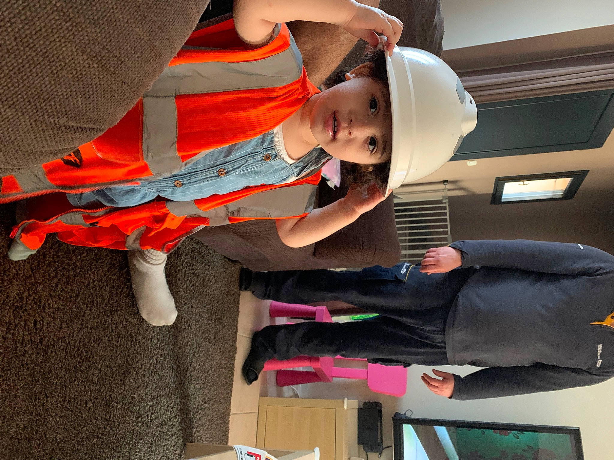 Neyla participe au concours pour gagner de l'argent avec cette photo : baby, baby_products, child, event, fun, hat, headwear, pattern, person, personal_protective_equipment, room, sandal, toddler