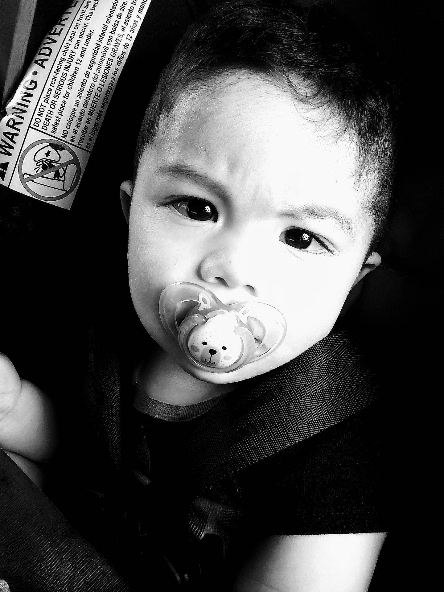 Aziel is registered to the contest to win money with this photo: black, black_and_white, boy, cheek, child, emotion, eye, face, head, human, human_body, monochrome_photography, mouth, nose, organ, person, photograph, photography, smile, white