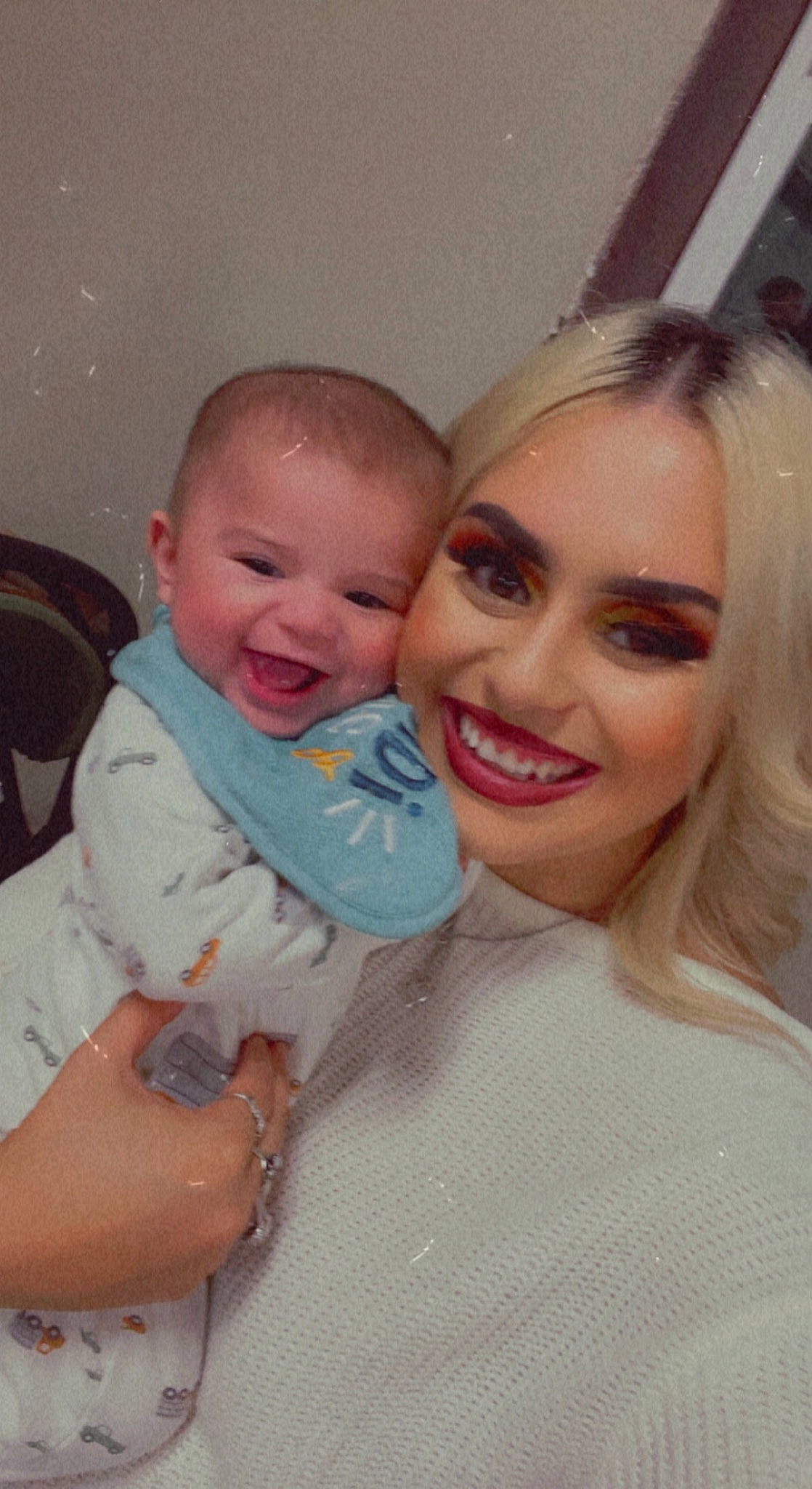 Avian is registered to the contest to win money with this photo: baby, cheek, chin, eye, eyebrow, eyelash, face, facial_expression, fun, gesture, hairstyle, happy, head, iris, joy, lip, mouth, nose, person, shoulder