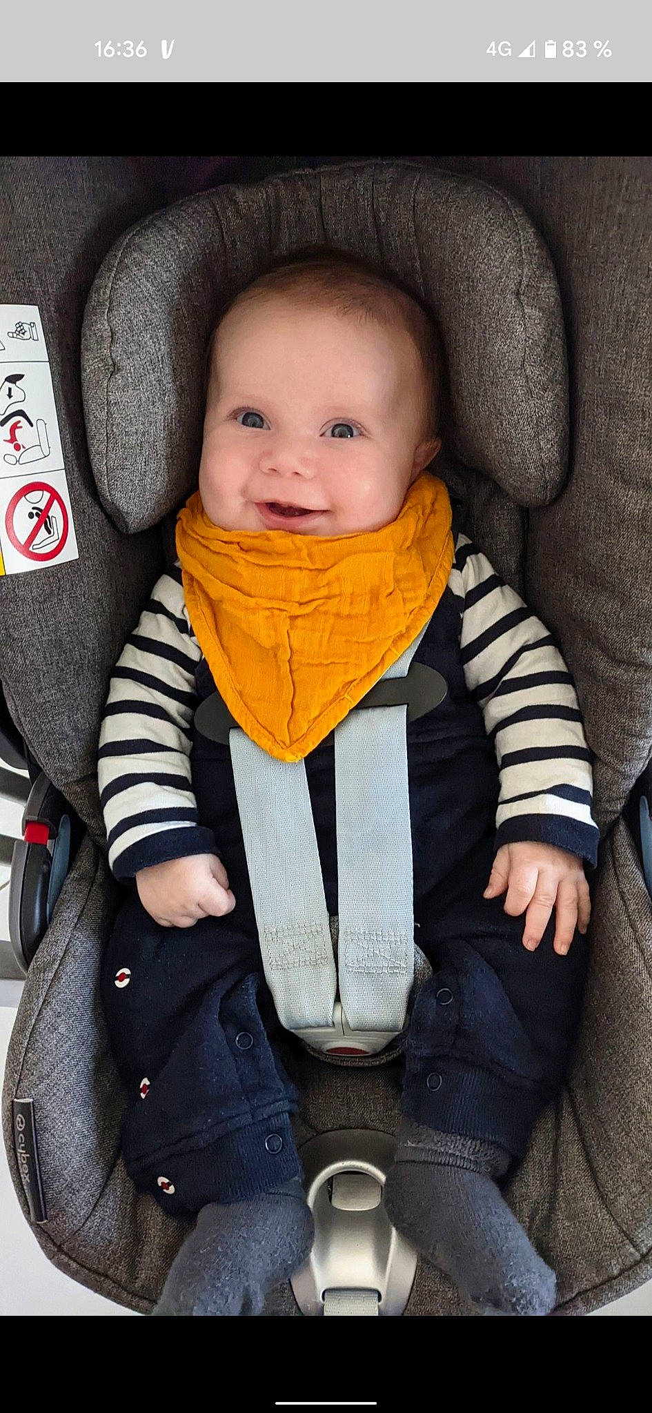 Auguste participe au concours pour gagner de l'argent avec cette photo : baby, baby_carriage, baby_in_car_seat, baby_toddler_clothing, car_seat, cheek, child, collar, comfort, eye, finger, happy, head, nose, outerwear, person, seat_belt, skin, sleeve, smile