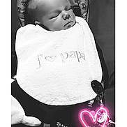 Aaron a rejoint le concours — aidez-le/la à gagner de superbes lots ! baby, baby_toddler_clothing, black, body_jewelry, child, comfort, font, happy, head, headgear, human_body, mouth, photograph, sleeve, snapshot, style, sunglasses, t_shirt, toddler, white