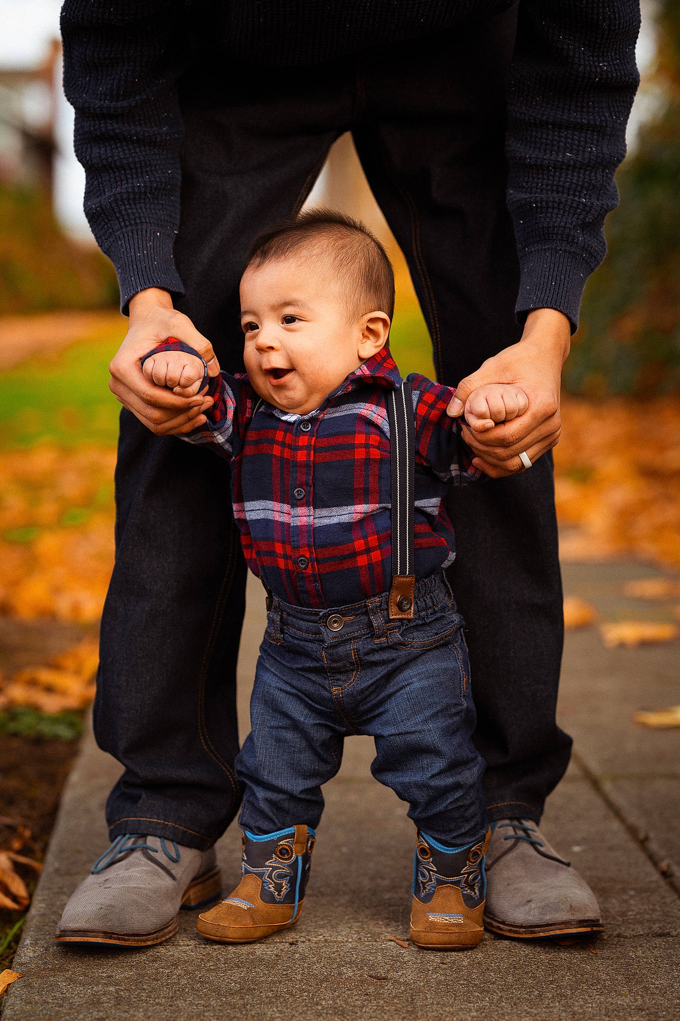 Alan is registered to the contest to win money with this photo: eye, face, facial_expression, finger, flash_photography, footwear, gesture, grass, hand, happy, jacket, jeans, leaf, leg, orange, people_in_nature, person, shoe, skin, sleeve