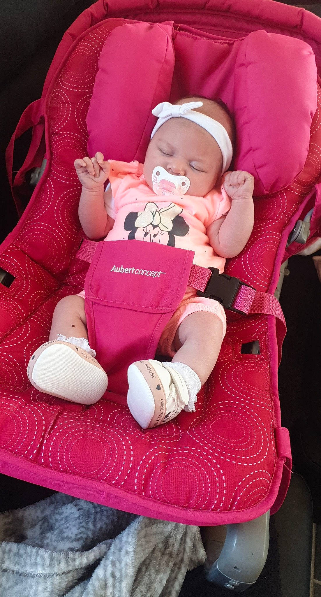 Louna a rejoint le concours — aidez-le/la à gagner de superbes lots ! baby, baby_carriage, baby_in_car_seat, baby_products, car_seat, child, comfort, doll, headwear, magenta, person, pink, product, toddler, toy