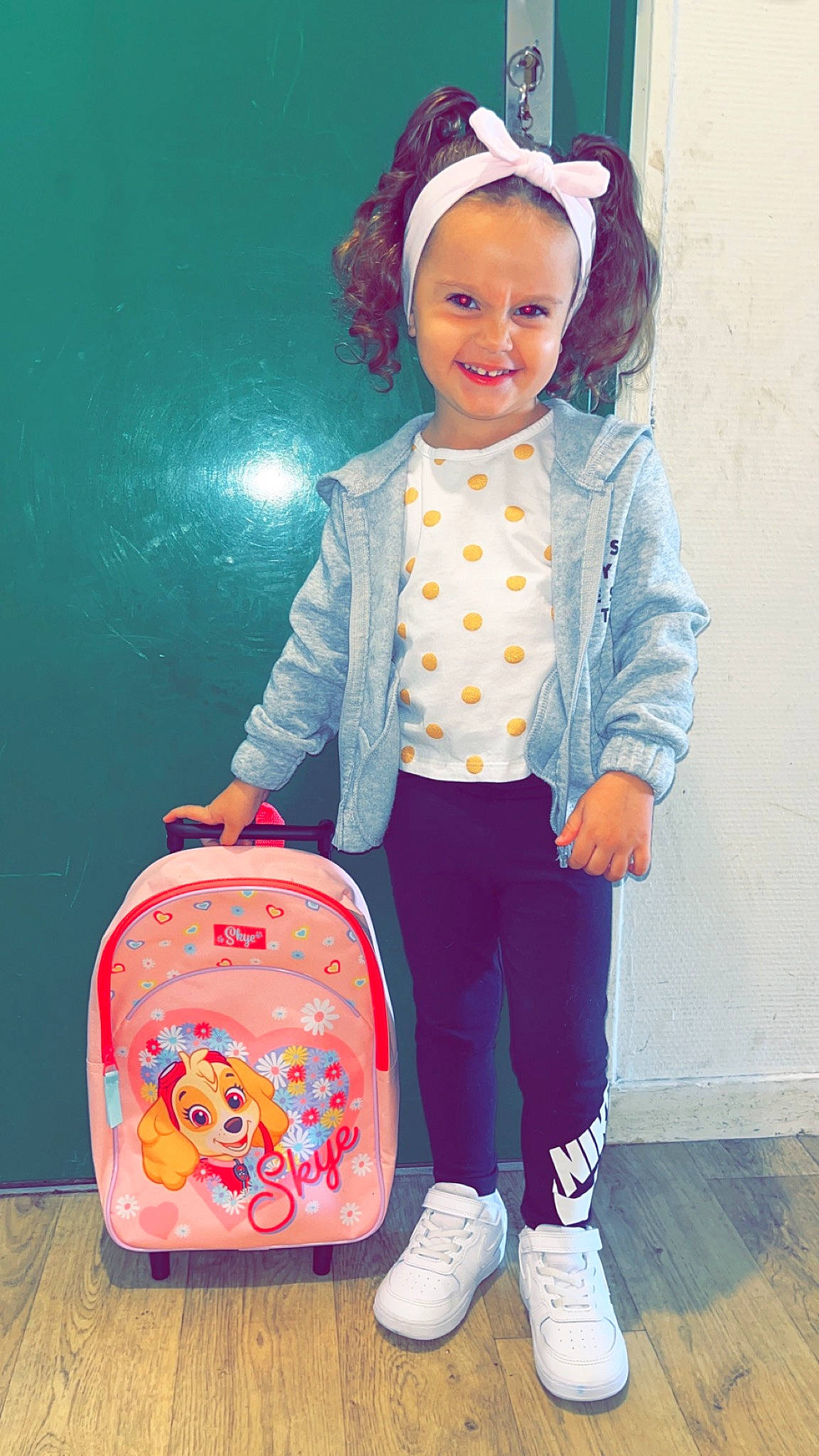 Djenna participe au concours pour gagner de l'argent avec cette photo : baby_toddler_clothing, backpack, bag, child, denim, electric_blue, fashion_accessory, fashion_design, fun, happy, joy, luggage_and_bags, orange, pattern, person, photograph, pink, shoe, sleeve, smile