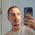 Jhonny E.