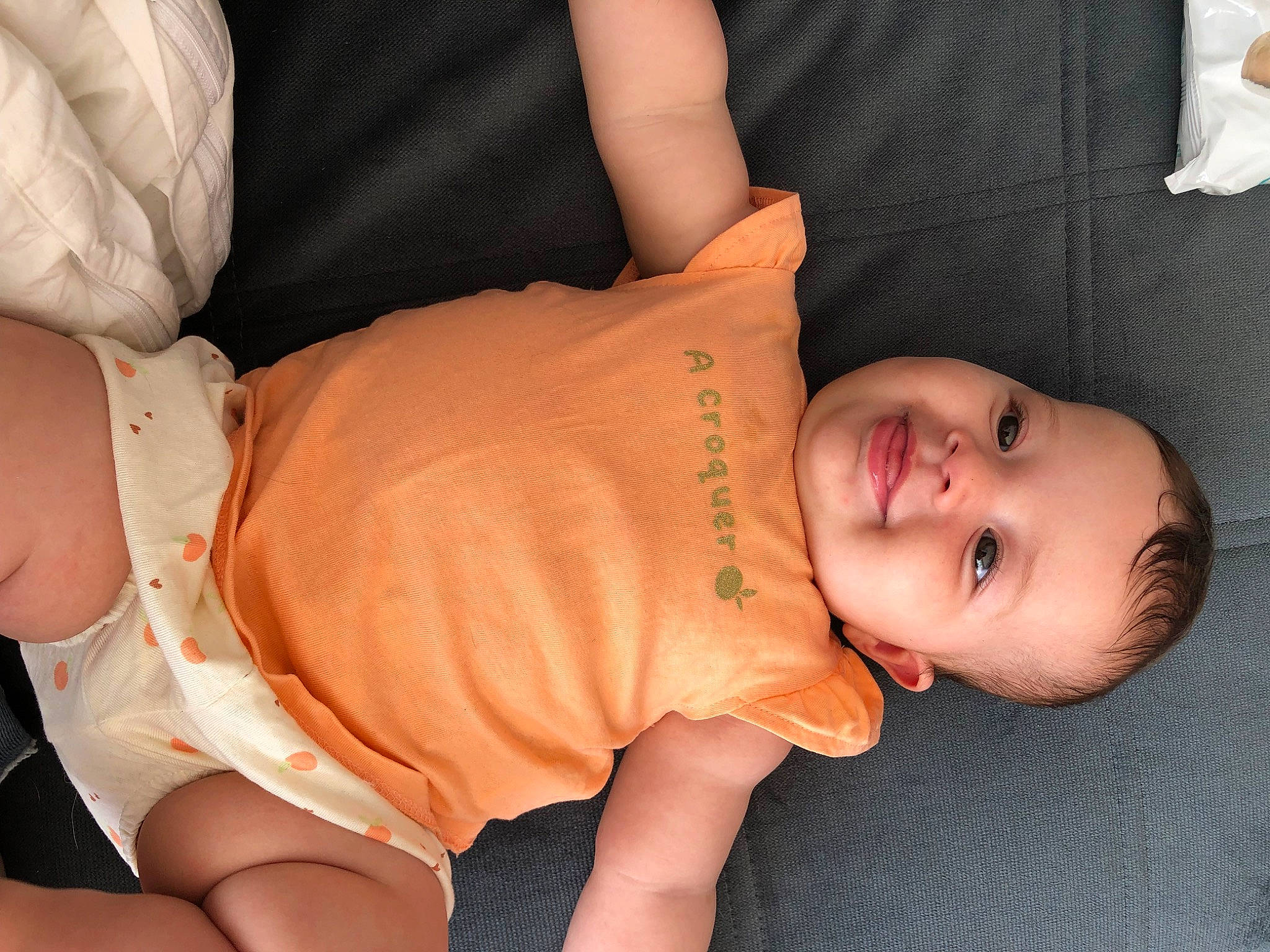 Freya a rejoint le concours — aidez-le/la à gagner de superbes lots ! arm, baby_toddler_clothing, cheek, chin, comfort, eye, glasses, hair, hand, human, human_body, joint, joy, leg, lip, mouth, muscle, neck, nose, person