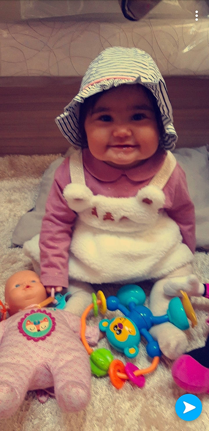 Thaysiana a rejoint le concours — aidez-le/la à gagner de superbes lots ! baby, cheek, child, headwear, joy, person, play, skin, smile, toddler, toy