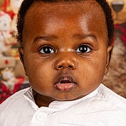 Steeve-Aaron participe au concours pour gagner de l'argent avec cette photo : baby, child, face, eyes, white_shirt, portrait, curious, indoors, teddy_bear, background, soft_lighting, cute, infant, expression, closeup, head, person, skin, young, adorable