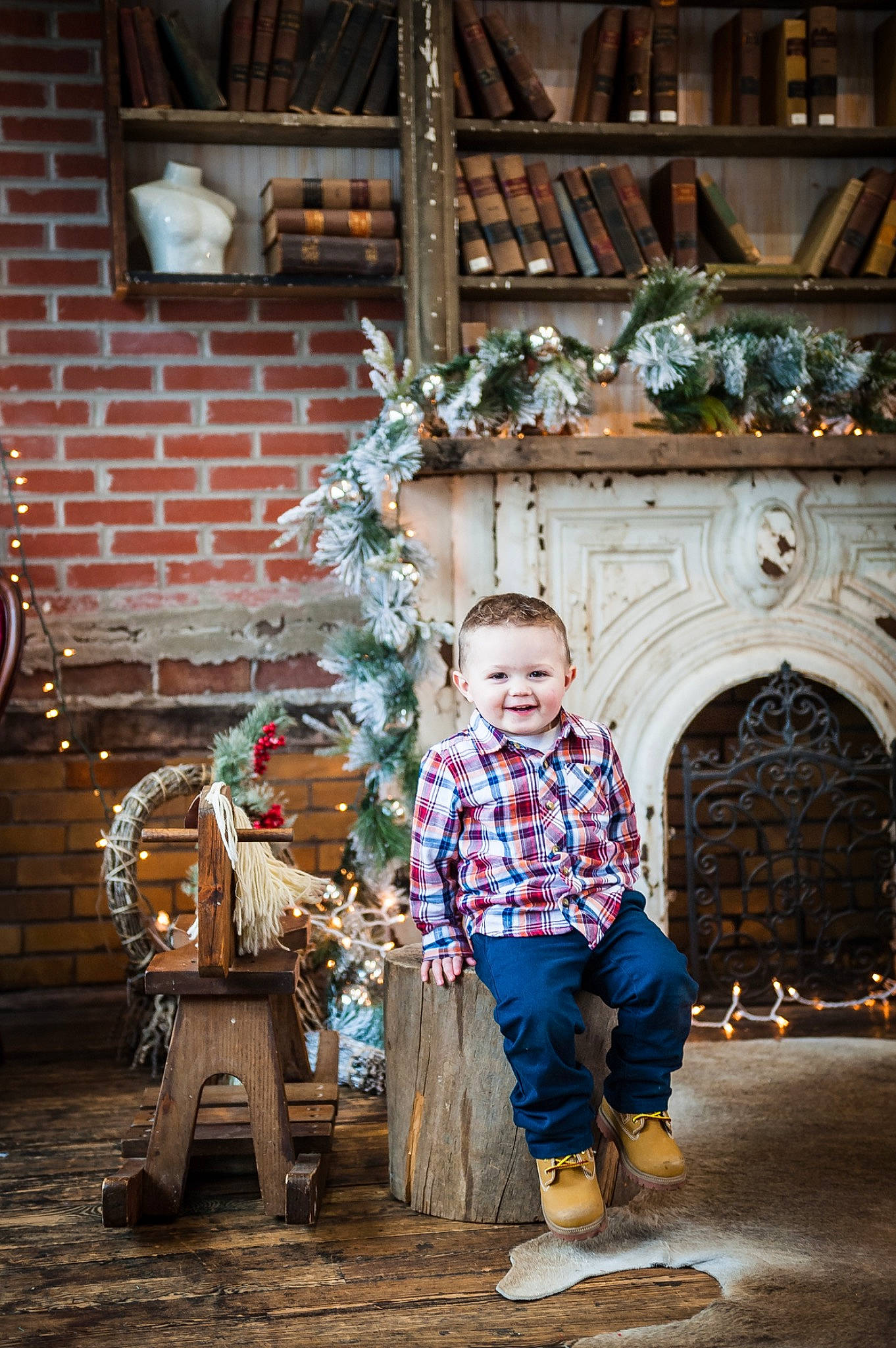 Abraham is registered to the contest to win money with this photo: child, family, fun, furniture, house, joy, male, people, person, photograph, plant, portrait_photography, room, sitting, standing, toddler, tree, vacation, window, wood
