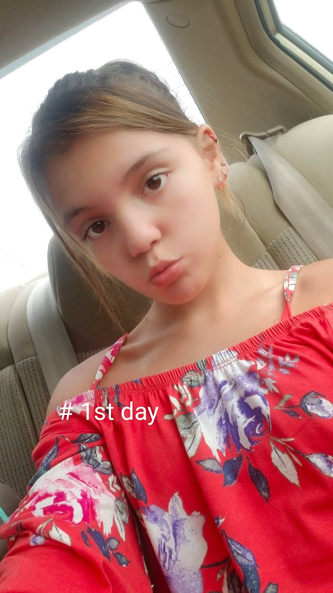 Ash is registered to the contest to win money with this photo: black_hair, hair, hairstyle, lady, lip, long_hair, neck, person, photography, selfie, skin, smile