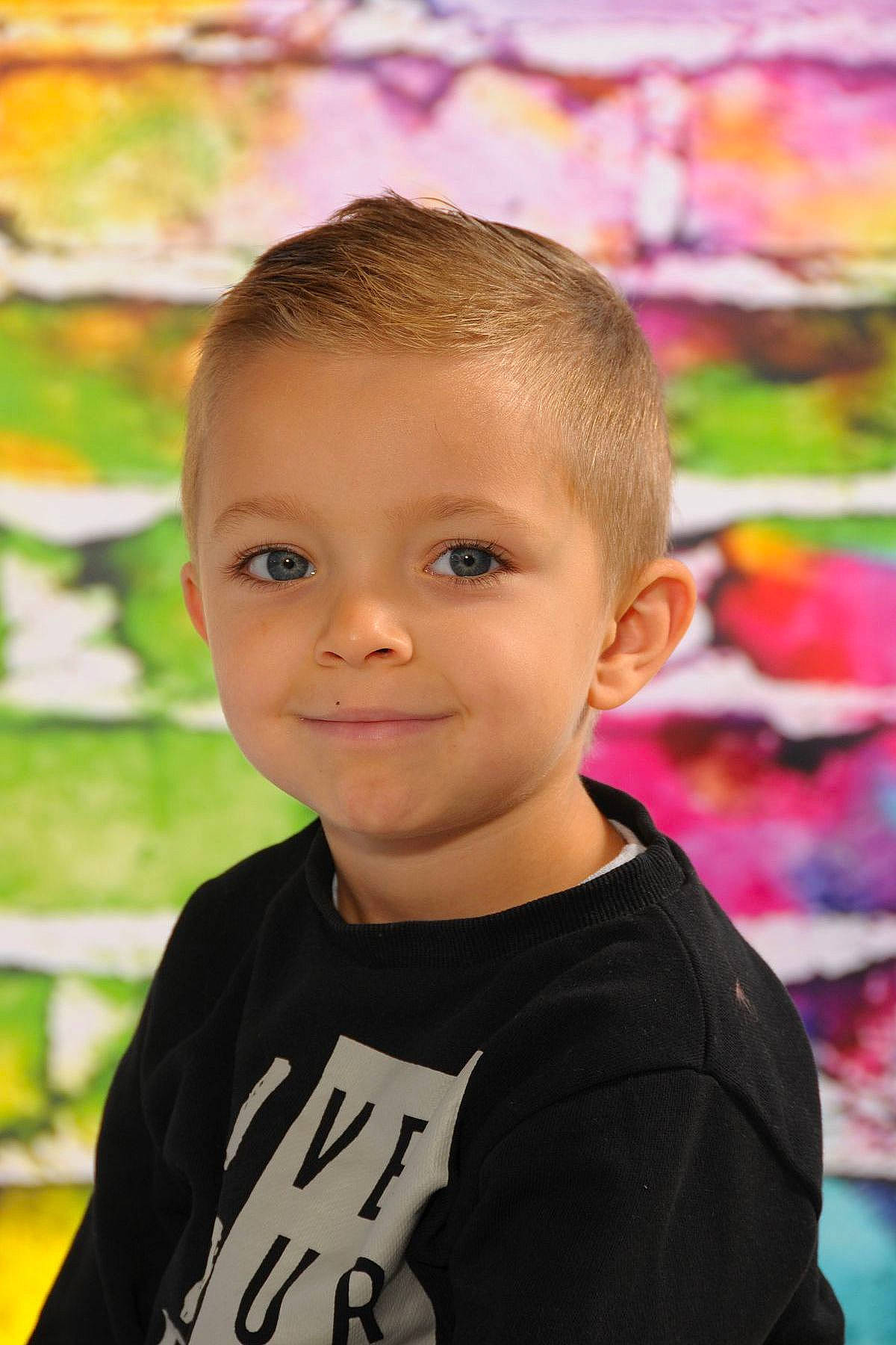 Kylian a rejoint le concours — aidez-le/la à gagner de superbes lots ! cheek, child, child_model, face, hair, head, joy, male, person, photography, pink, smile, t_shirt, toddler, vacation