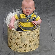 Finn is registered to the contest to win money with this photo: