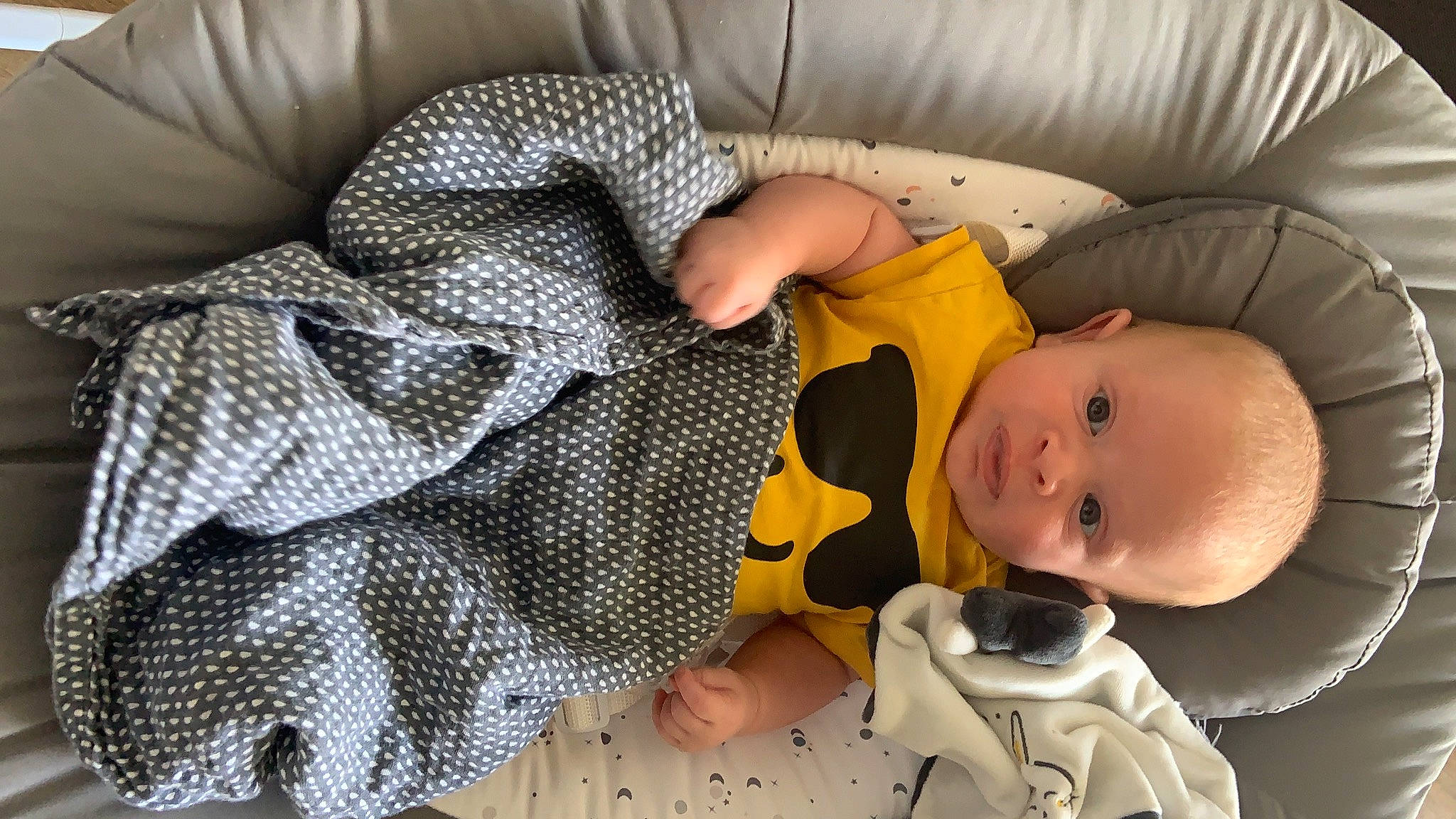 Timéo participe au concours pour gagner de l'argent avec cette photo : baby, baby_sleeping, child, comfort, nap, person, product, sleep, toddler