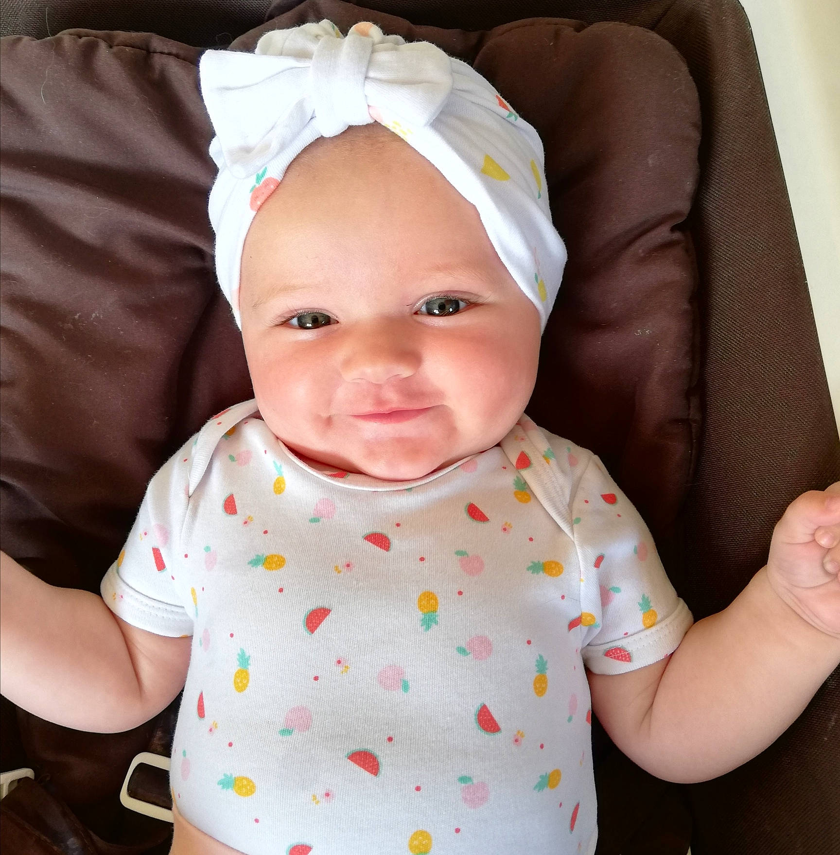 Line participe au concours pour gagner de l'argent avec cette photo : baby, baby_safety, baby_sleeping, baby_toddler_clothing, cheek, child, collar, comfort, facial_expression, finger, human, person, pink, product, skin, sleeve, smile, t_shirt, textile, toddler