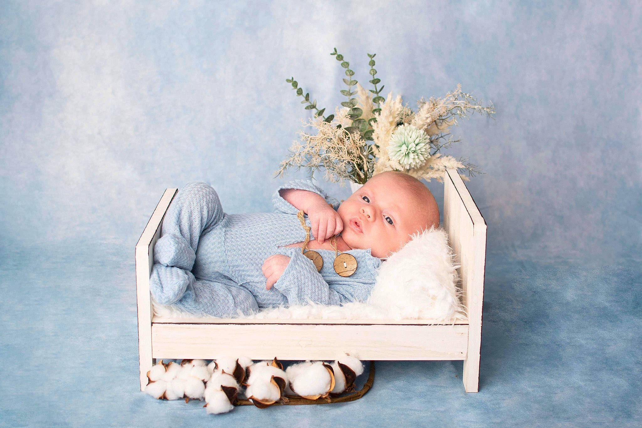 Yaël participe au concours pour gagner de l'argent avec cette photo : art, baby, baby_sleeping, baby_toddler_clothing, child, comfort, costume_hat, fashion_accessory, hair_accessory, hat, headband, headpiece, linens, musical_instrument, person, plant, portrait_photography, sitting, still_life_photography, toddler