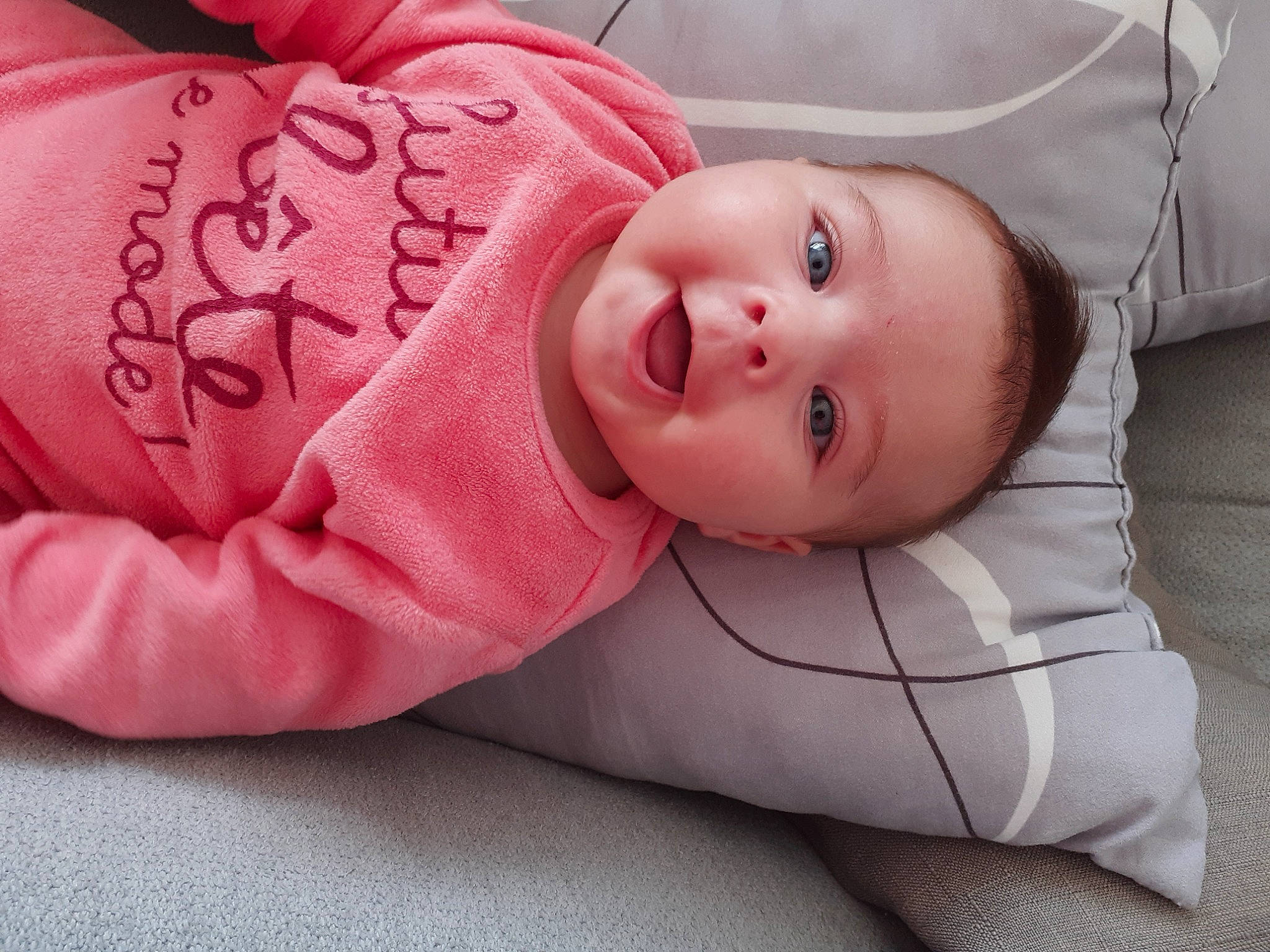 Yvana a rejoint le concours — aidez-le/la à gagner de superbes lots ! baby, baby_sleeping, bedtime, cheek, child, head, lip, mouth, nose, person, pink, skin, toddler