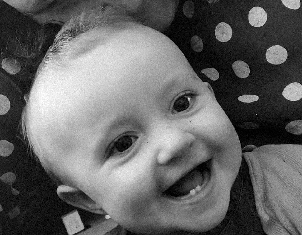 Mya participe au concours pour gagner de l'argent avec cette photo : baby, black, black_and_white, cheek, ear, eyebrow, facial_expression, flash_photography, forehead, hairstyle, human, iris, joy, lip, mouth, nose, organ, person, photograph, skin