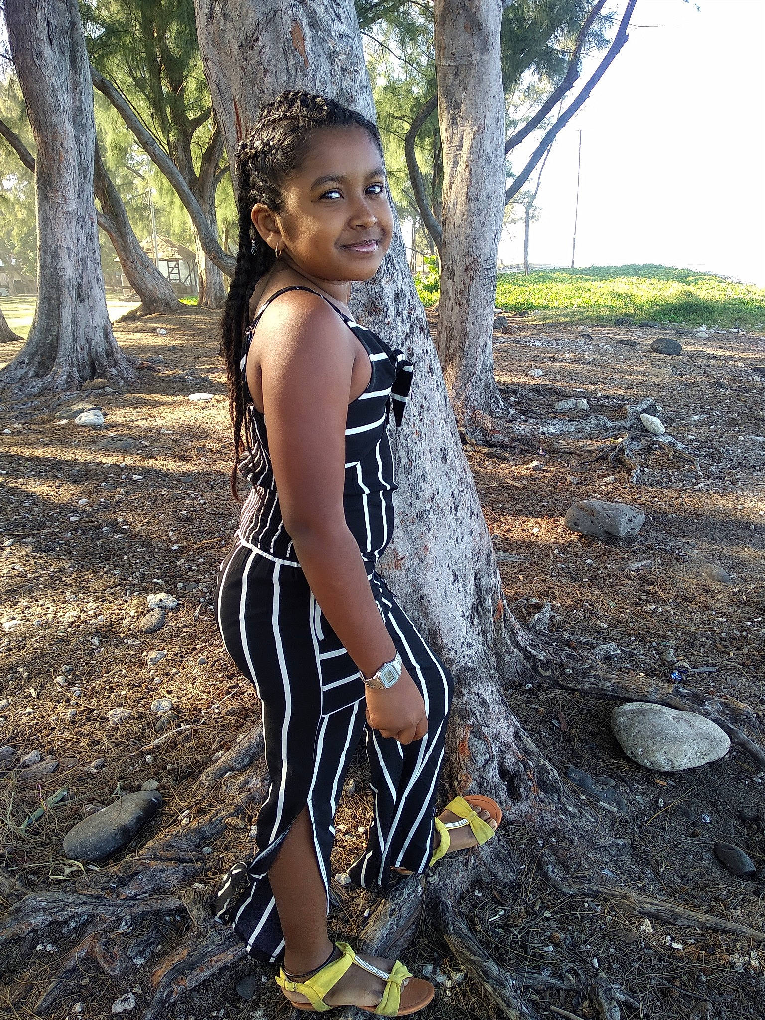 Maëva a rejoint le concours — aidez-le/la à gagner de superbes lots ! adaptation, beauty, blond, child, child_model, dress, fashion, grass, hair, joy, long_hair, model, person, photo_shoot, photography, plant, summer, sunlight, tree, water