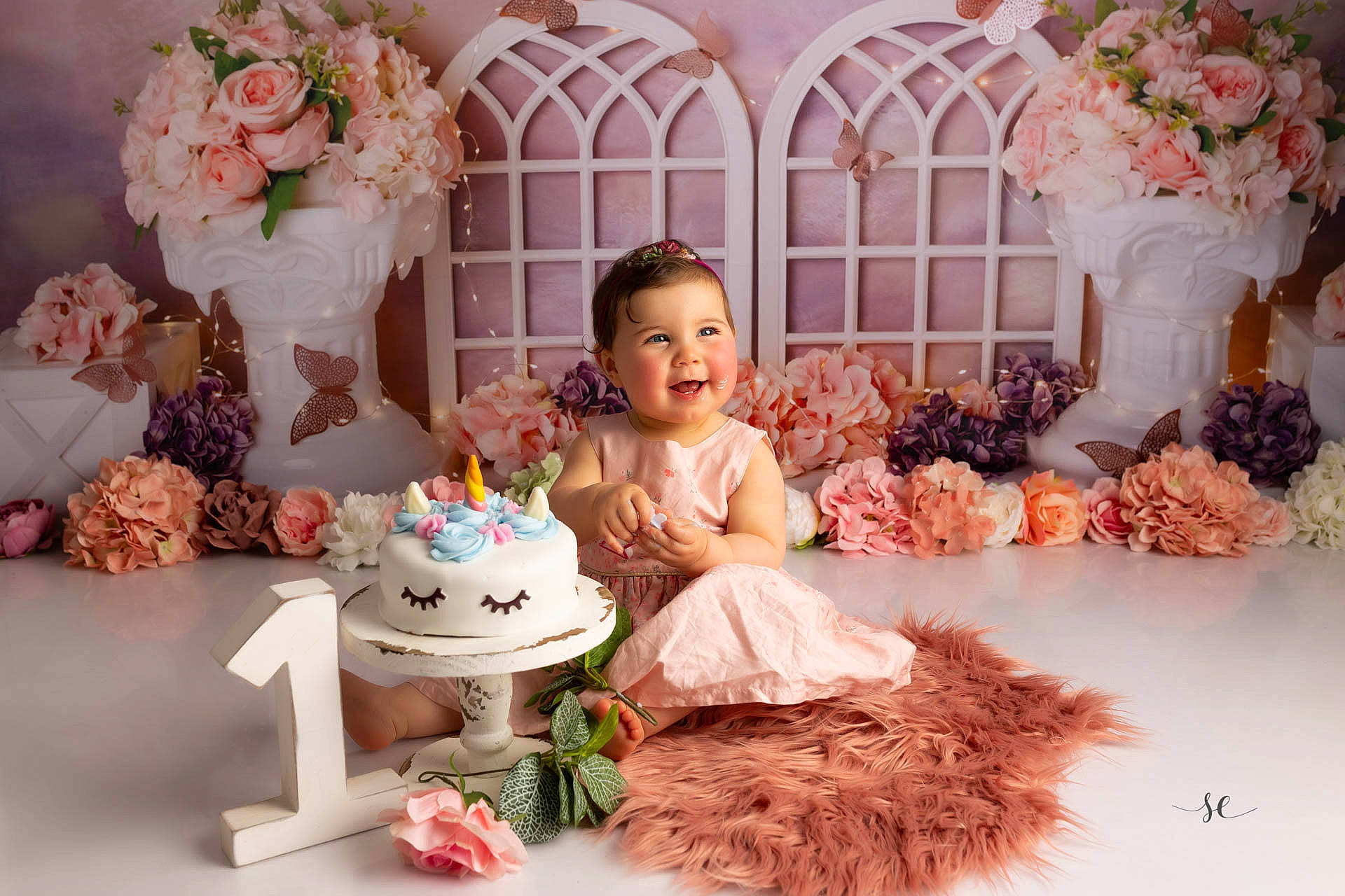 Iryna a rejoint le concours — aidez-le/la à gagner de superbes lots ! cake, cake_decorating, cake_decorating_supply, child, doll, dress, event, flower, flower_arranging, food, happy, joy, person, petal, pink, plant, sugar_cake, sweetness, textile, toddler