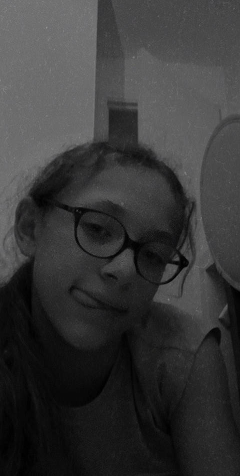 Clara a rejoint le concours — aidez-le/la à gagner de superbes lots ! black_and_white, cheek, chin, ear, eye, eyebrow, eyewear, forehead, glasses, grey, head, iris, jaw, lip, mouth, neck, nose, person, skin, style