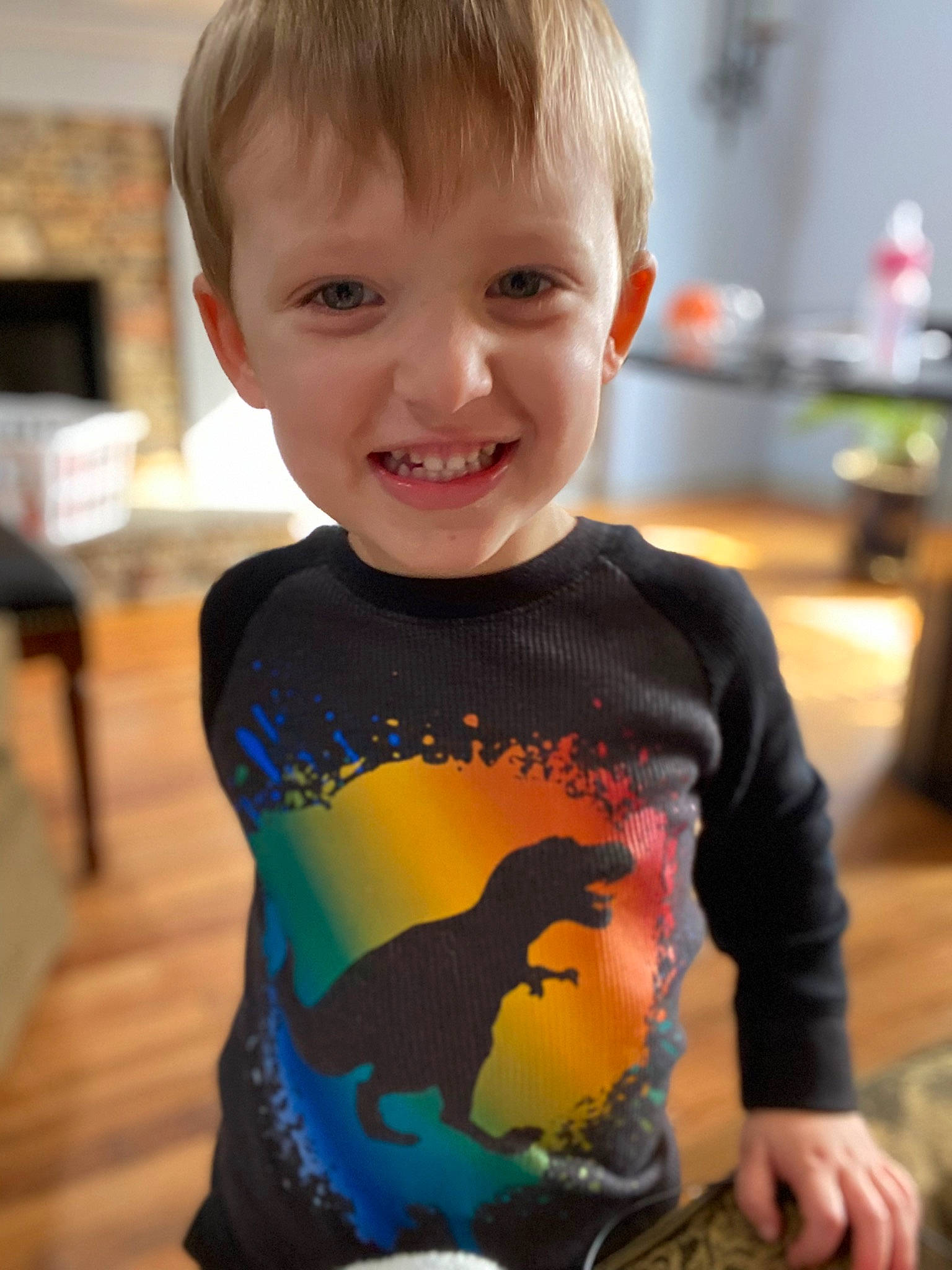 Kasen is registered to the contest to win money with this photo: baby, baby_toddler_clothing, cheek, child, electric_blue, fun, happy, iris, joy, laugh, neck, pattern, person, room, sitting, sleeve, smile, standing, t_shirt, toddler