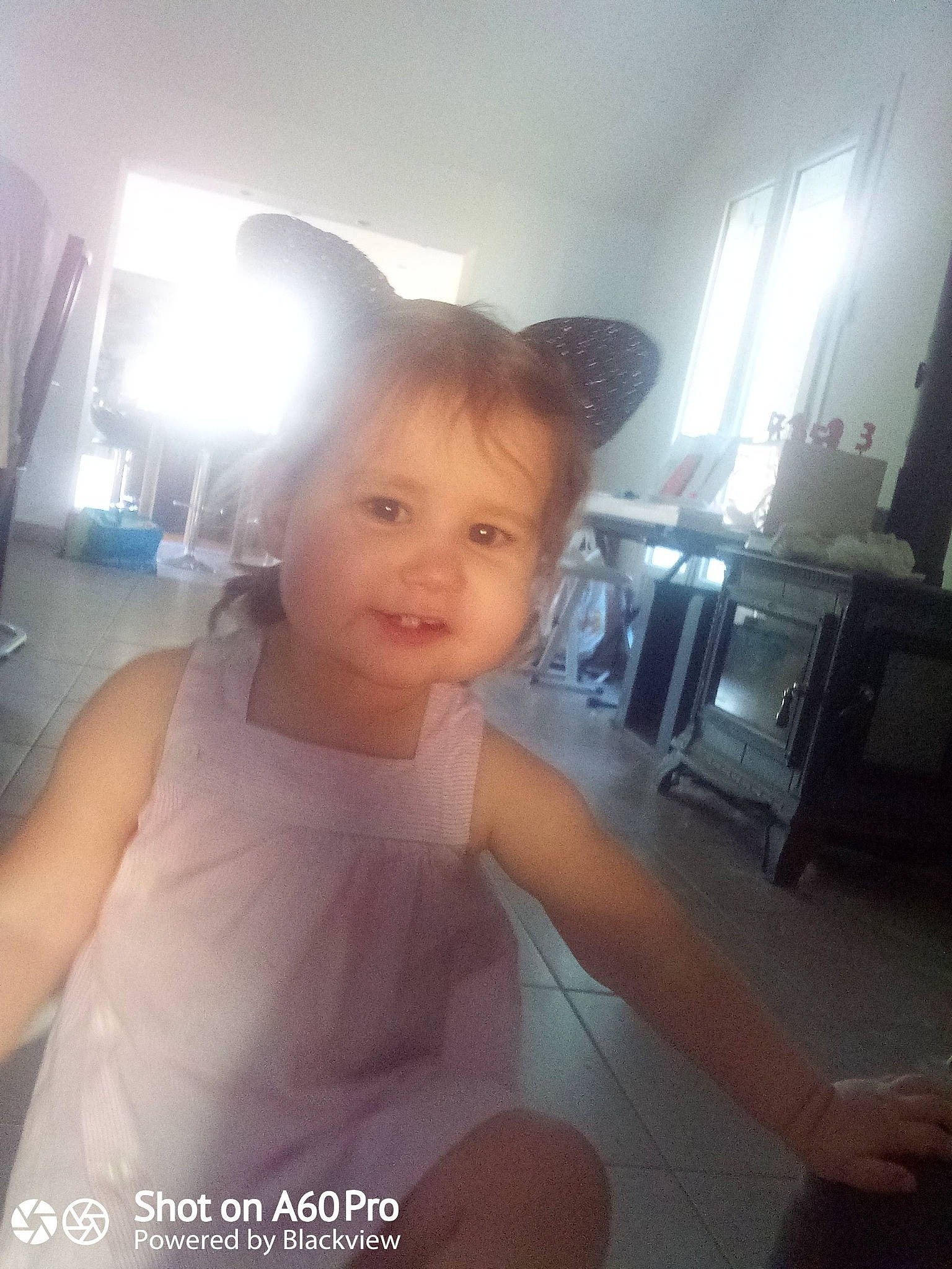 Elena participe au concours pour gagner de l'argent avec cette photo : baby, beauty, cheek, child, ear, eye, face, hair, hairstyle, head, joy, mouth, neck, nose, person, photography, selfie, shoulder, skin, smile