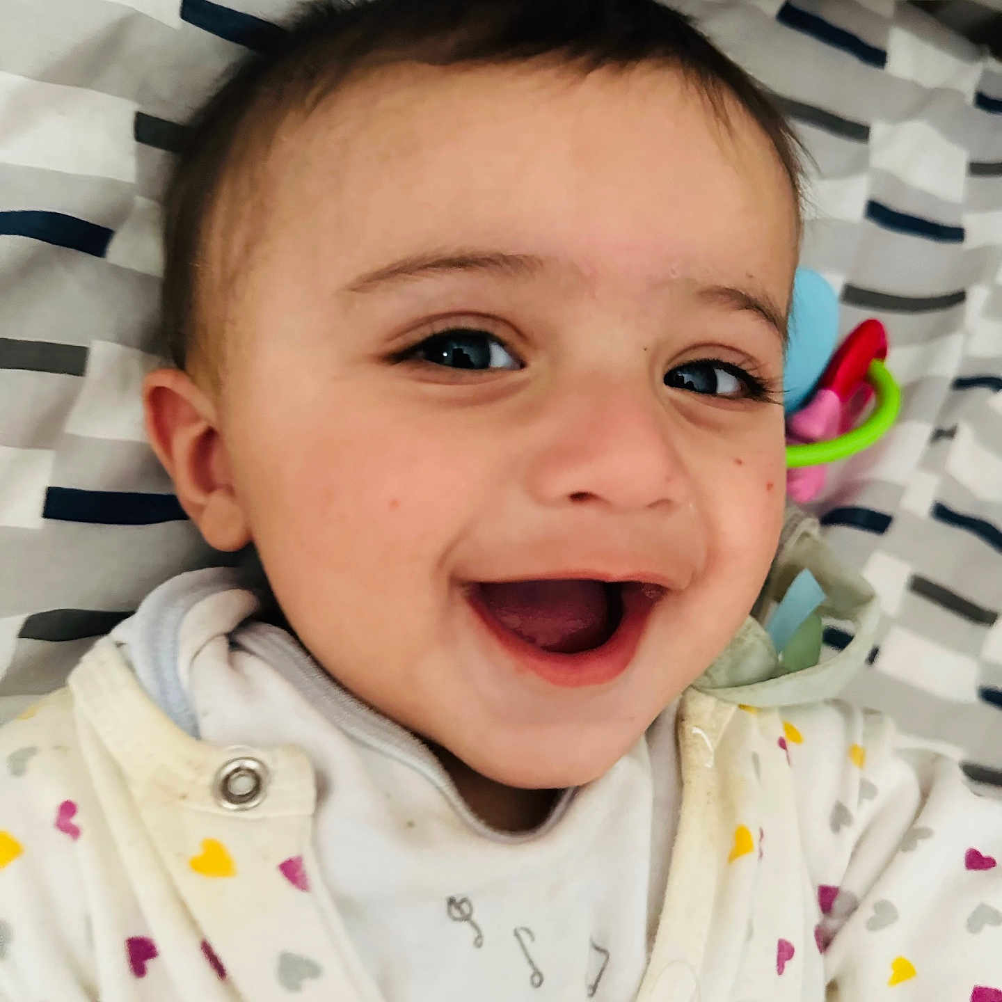 Binyamin a rejoint le concours — aidez-le/la à gagner de superbes lots ! baby, babylaughing, face, happy, head, laughing, person, photography, portrait, smile