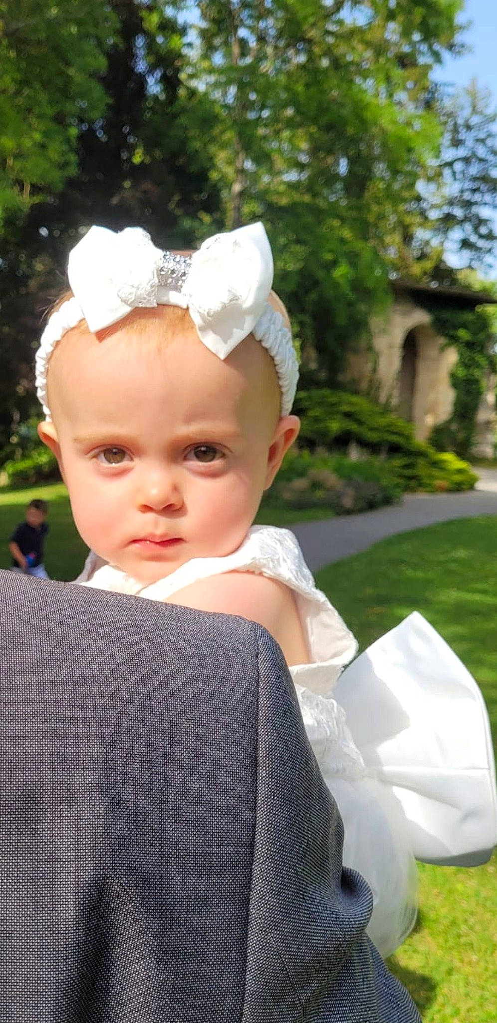 Ruby participe au concours pour gagner de l'argent avec cette photo : baby, baby_toddler_clothing, bridal_accessory, child, costume_hat, event, fashion_accessory, grass, hairstyle, happy, headband, headpiece, headwear, jewellery, leaf, person, pink, plant, spring, toddler