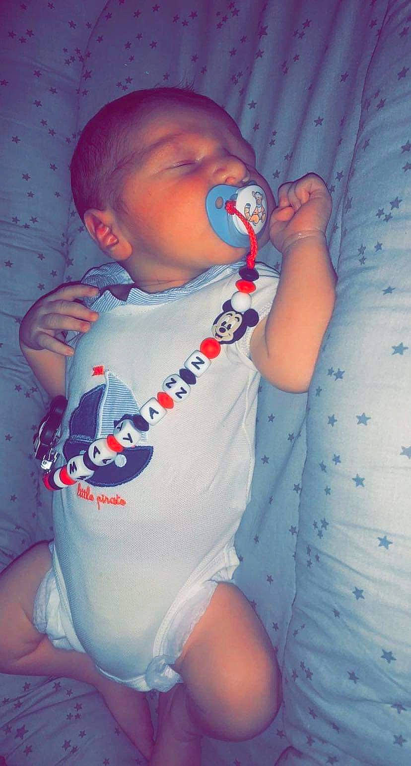 Mayann participe au concours pour gagner de l'argent avec cette photo : arm, azure, baby, baby_toddler_clothing, cool, elbow, finger, gesture, happy, lip, mouth, muscle, nose, orange, person, skin, sleeve, t_shirt, textile, thigh